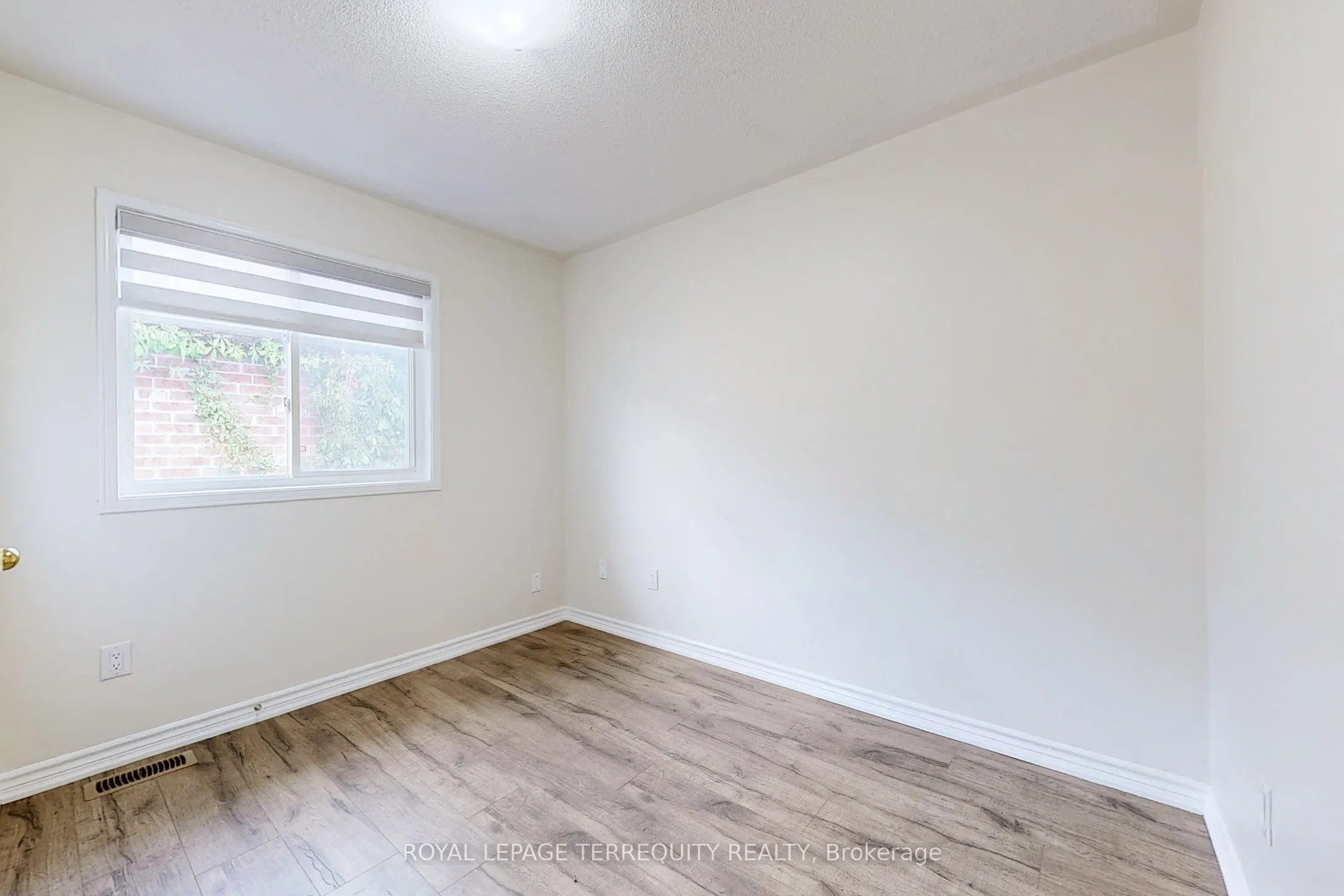54 Mistdale Crescent