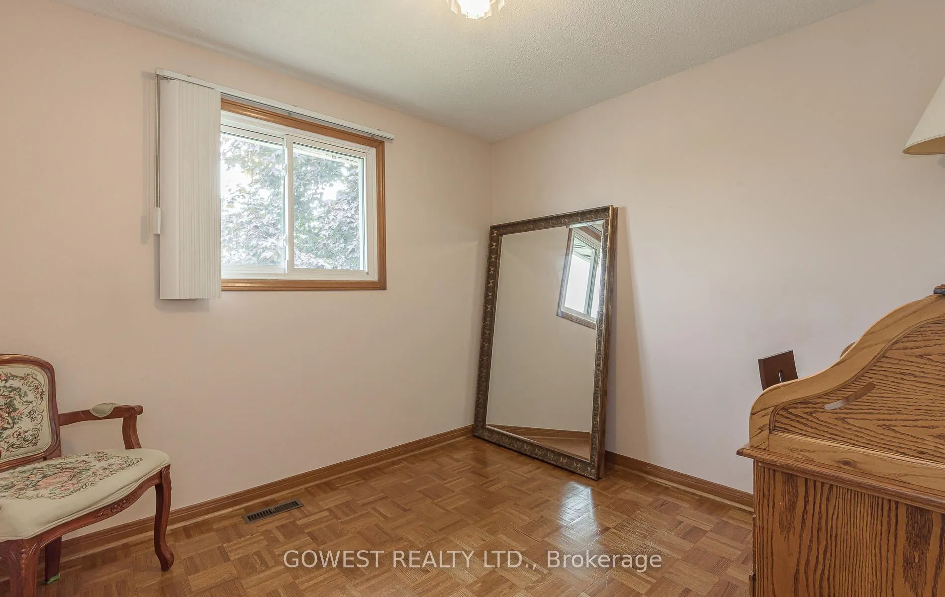 3 Pottery Crescent, #Main