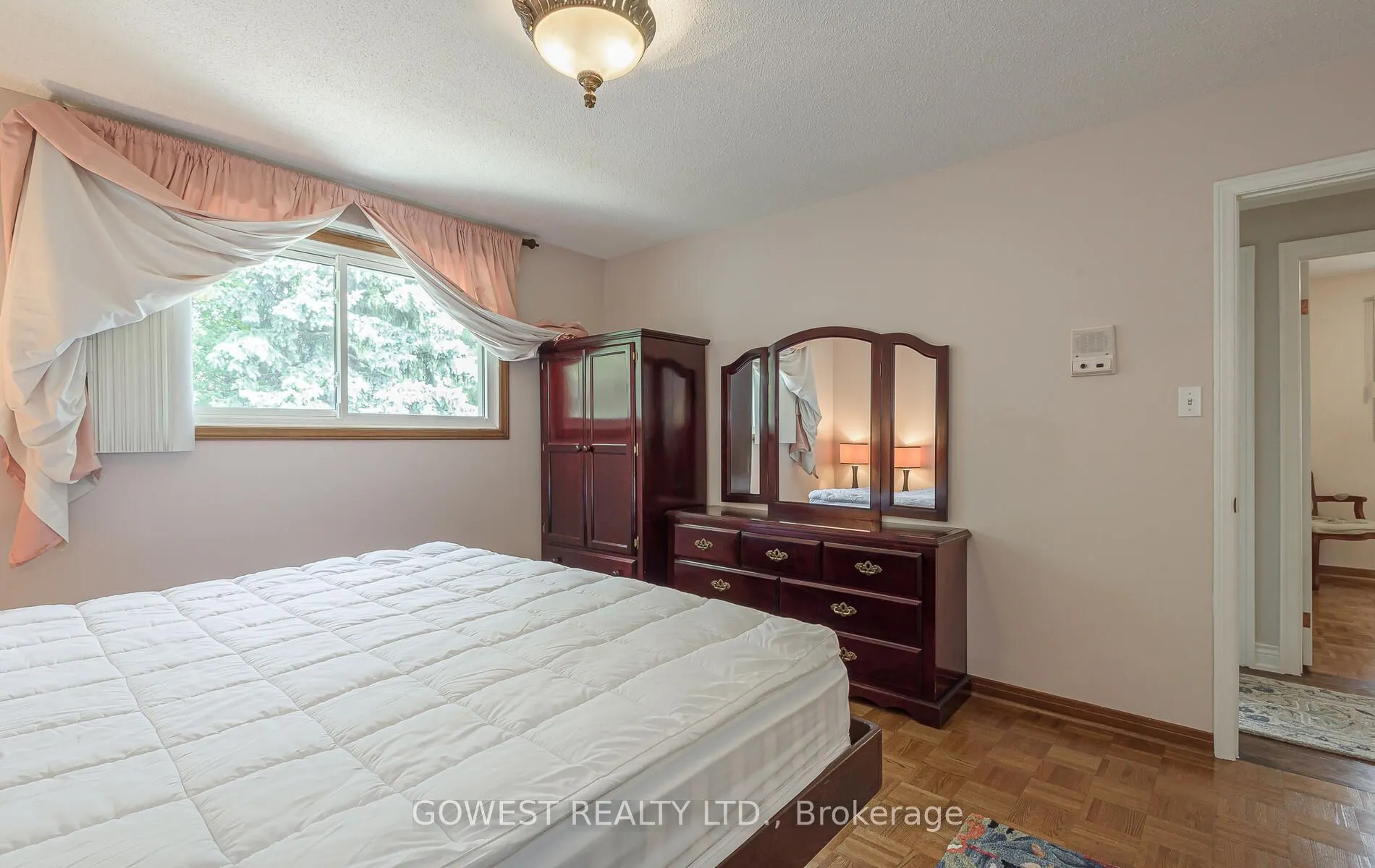 3 Pottery Crescent, #Main