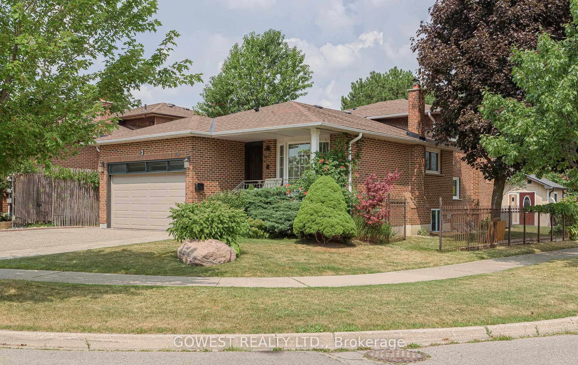 3 Pottery Crescent, #Main