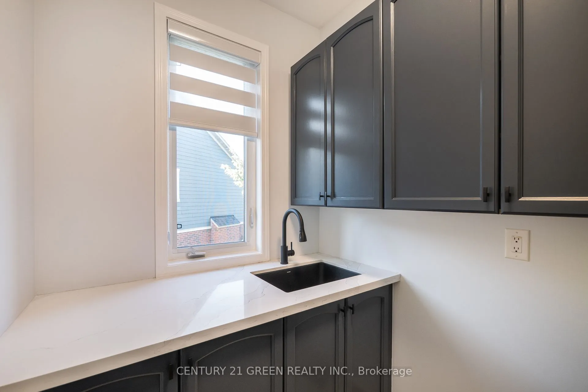 345 Potts Terrace