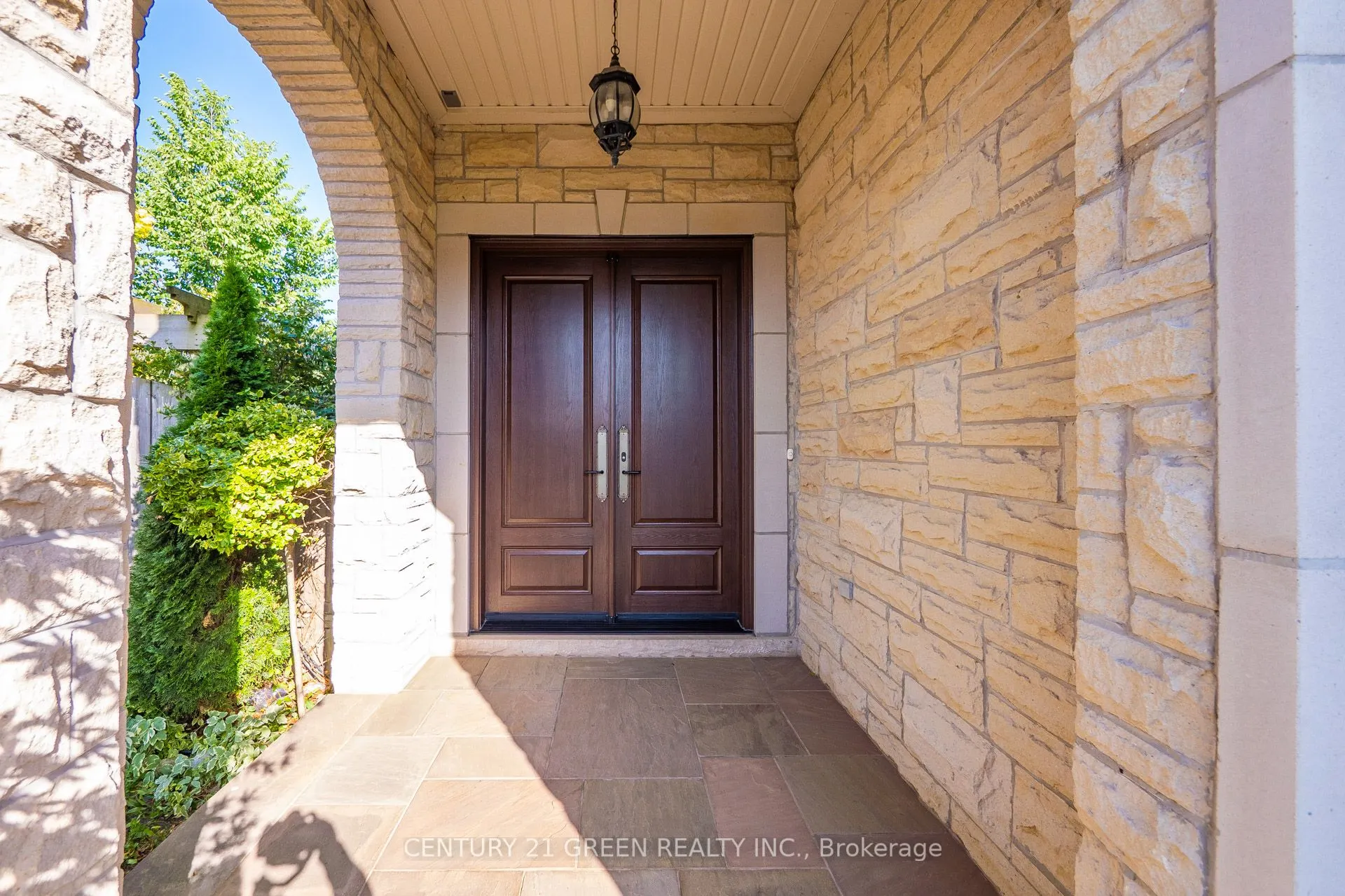 345 Potts Terrace