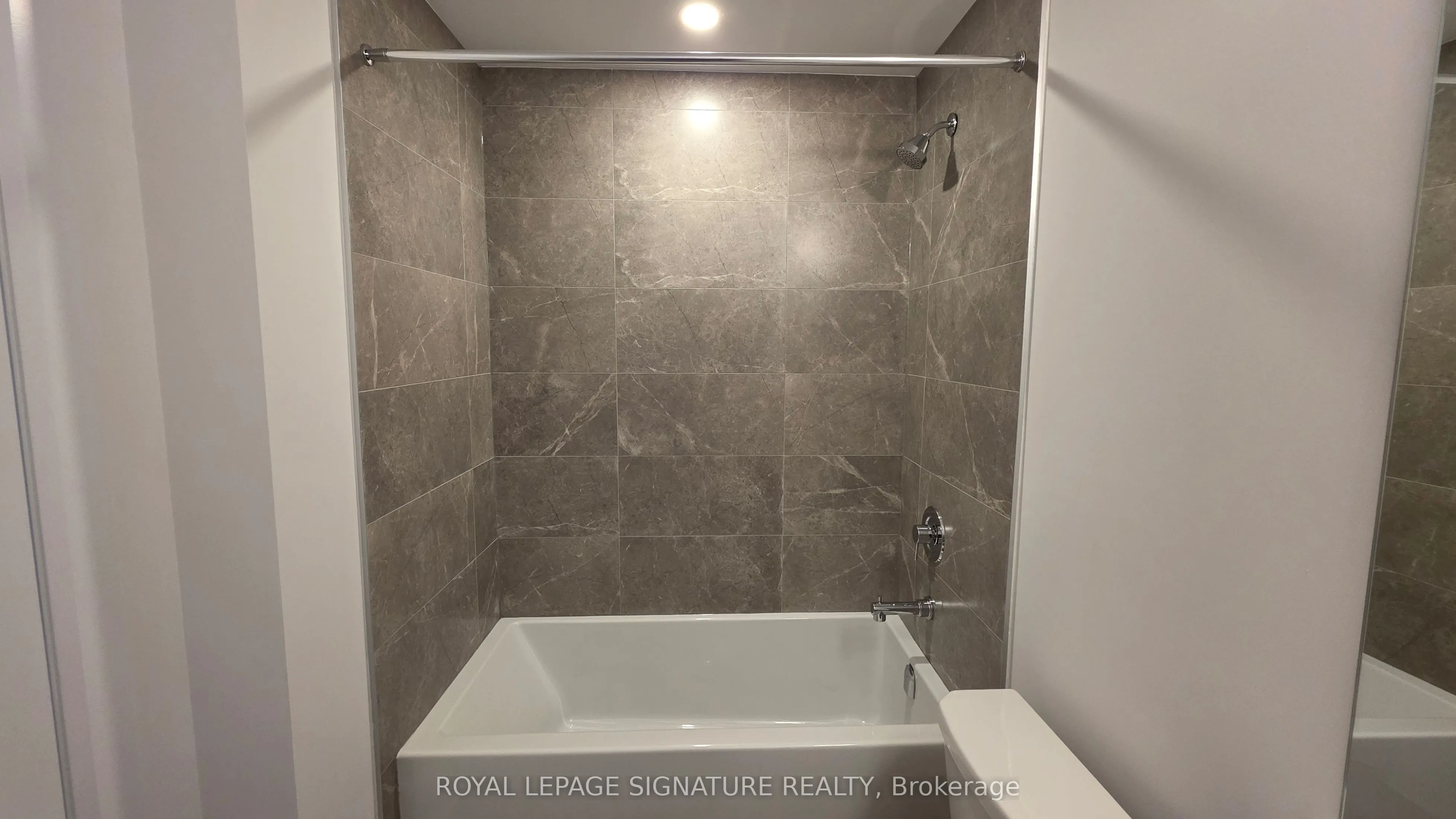 3240 William Coltson Avenue, #808