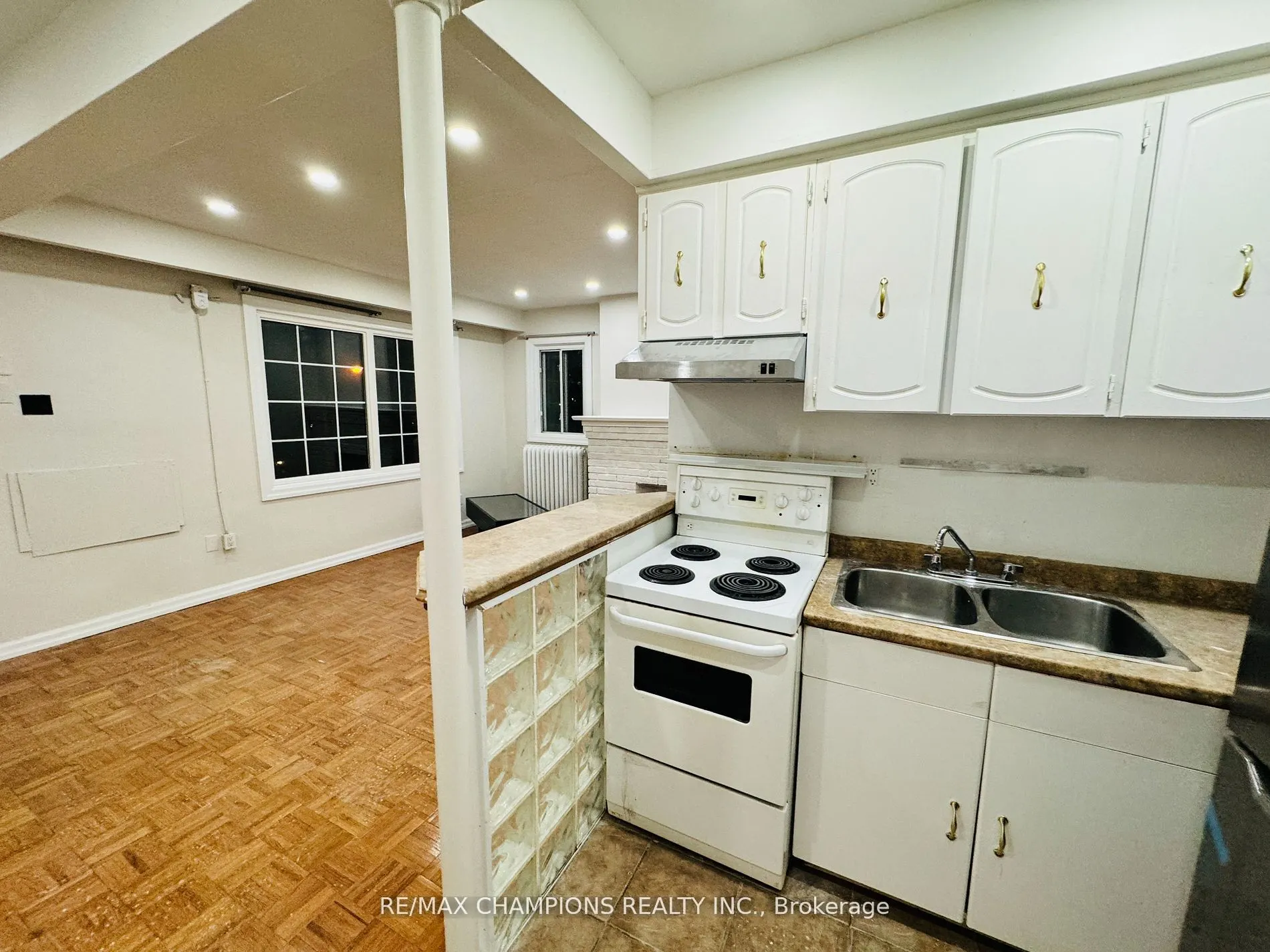 2 Elm Grove Avenue, #203