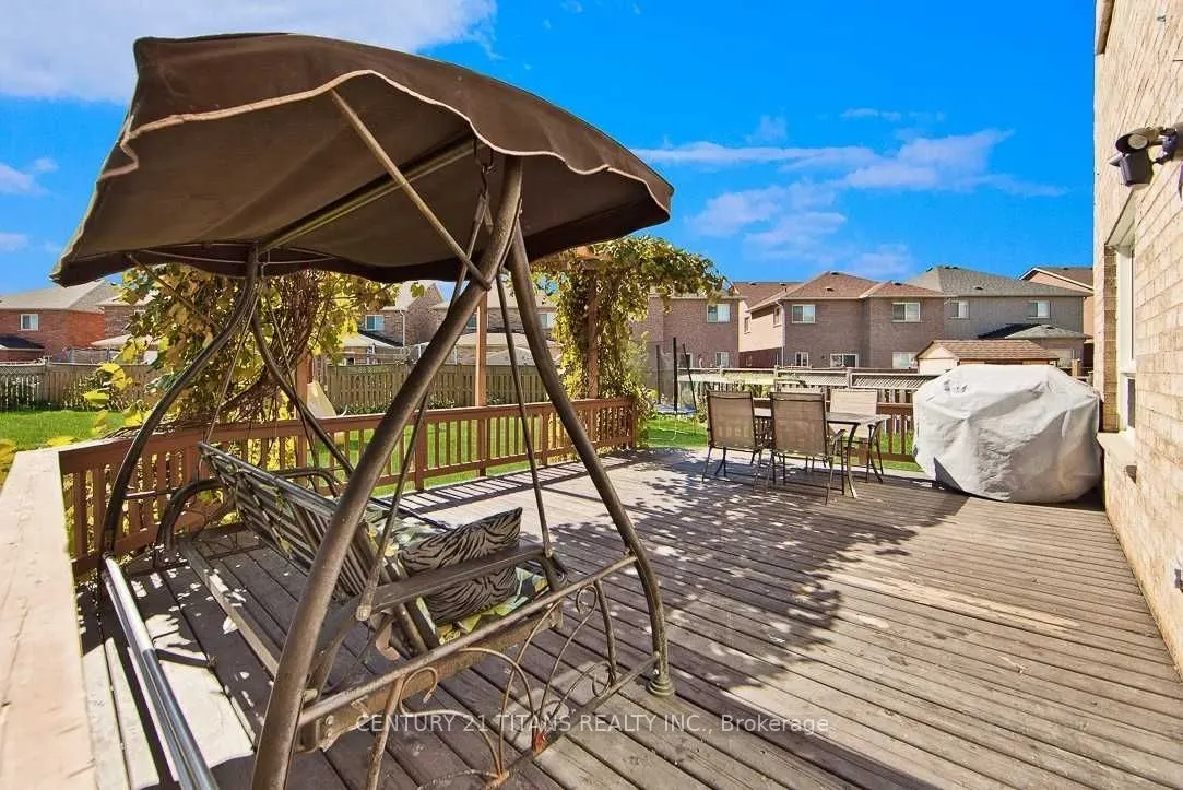 30 Trevino Crescent