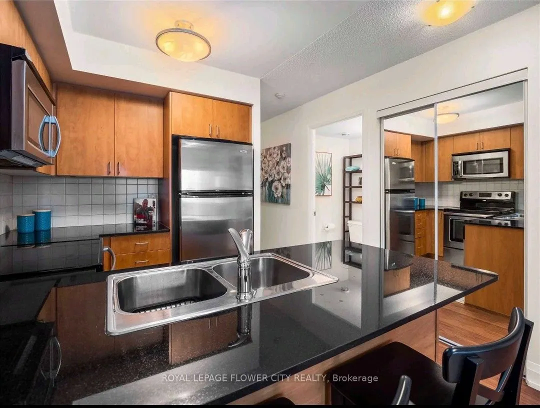 1070 Sheppard Avenue W, #801