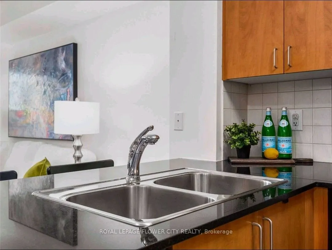 1070 Sheppard Avenue W, #801