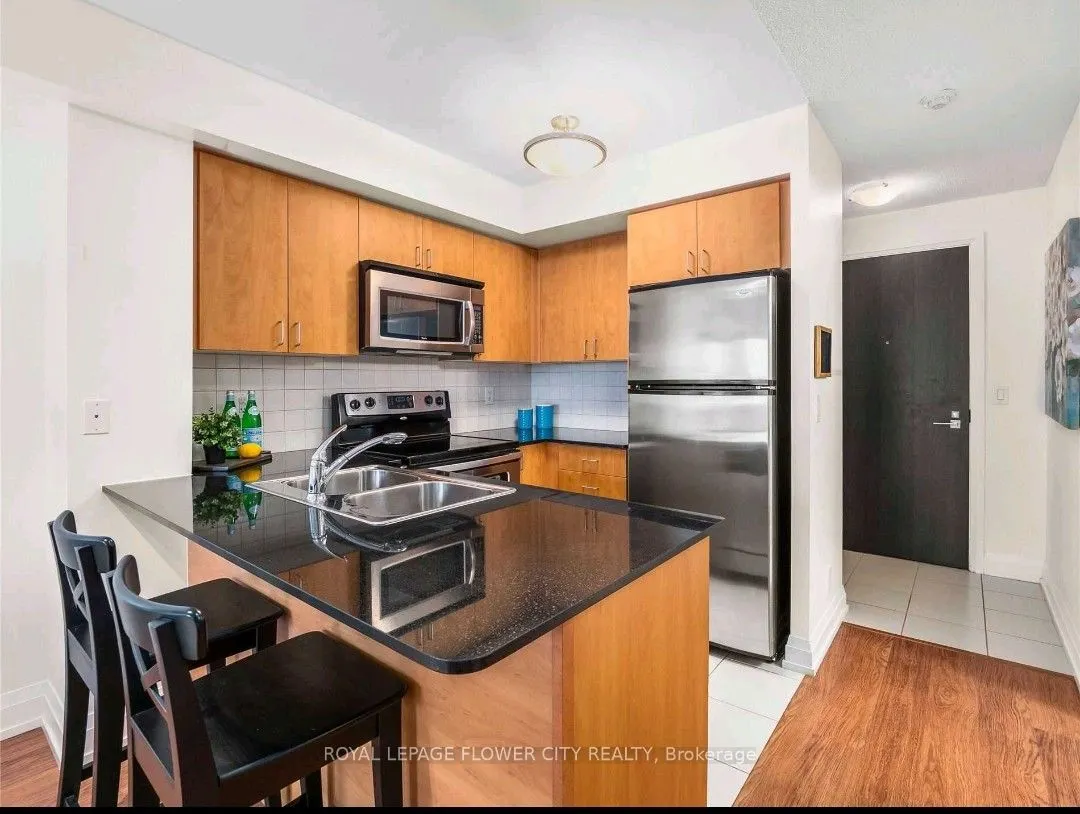 1070 Sheppard Avenue W, #801