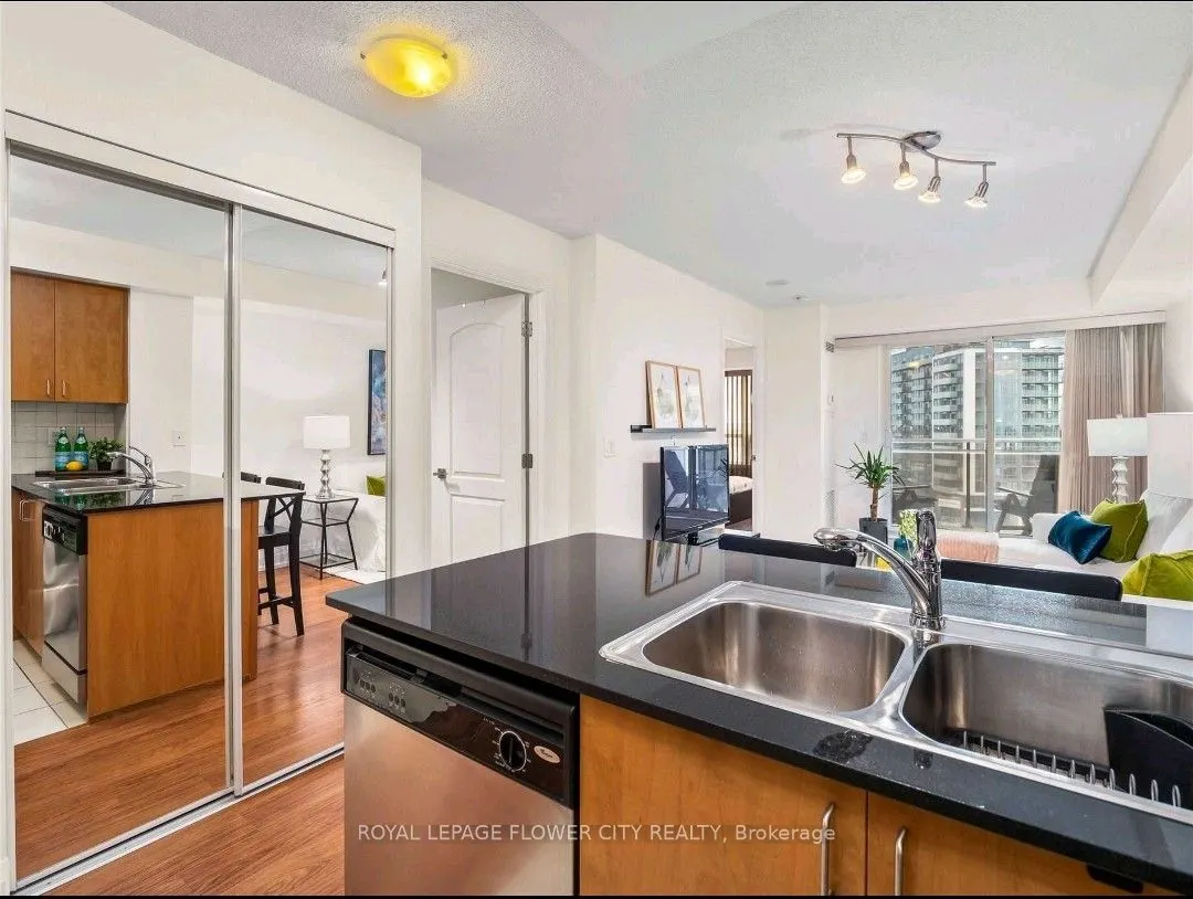 1070 Sheppard Avenue W, #801