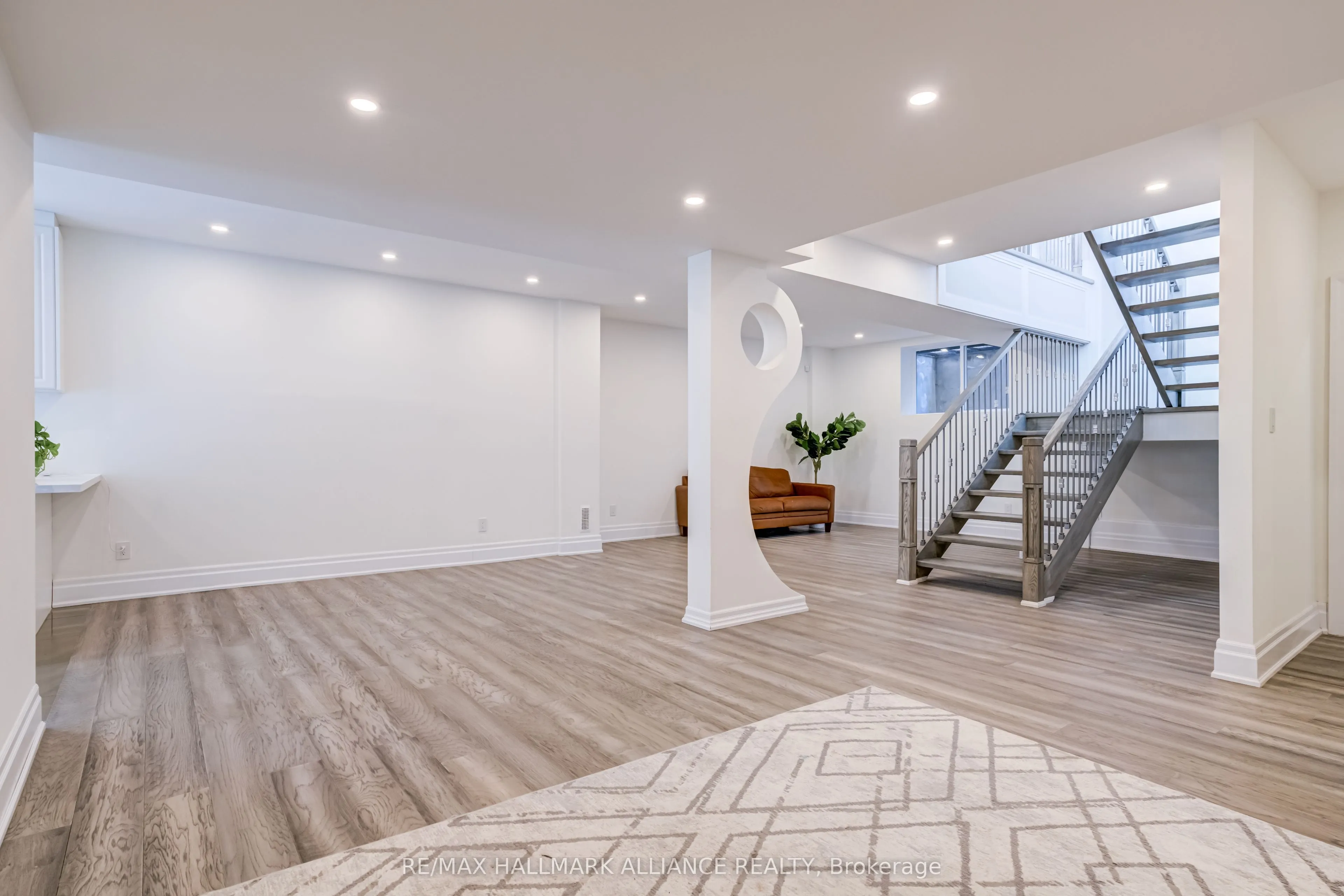 350 Weighton Drive