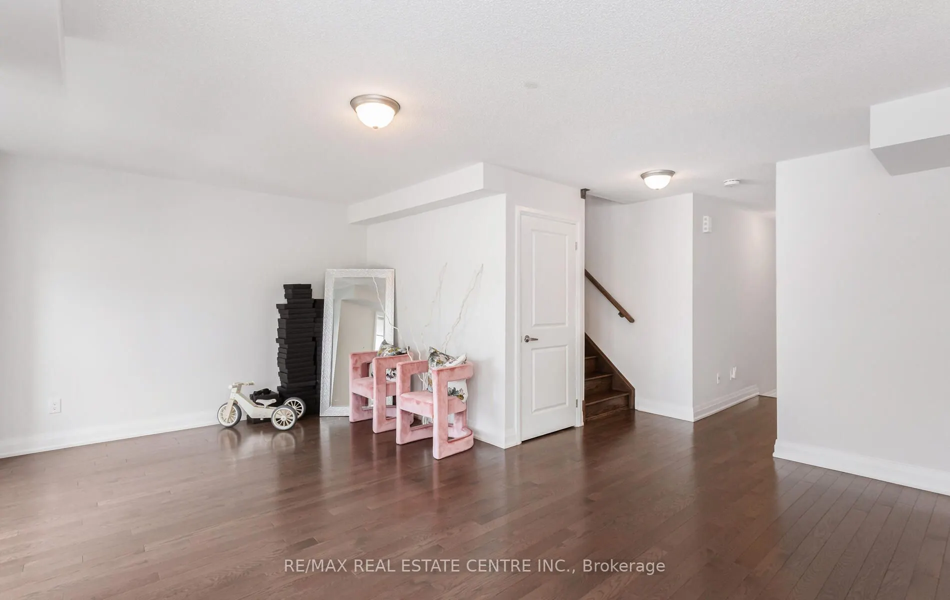 6 Summerbeam Way