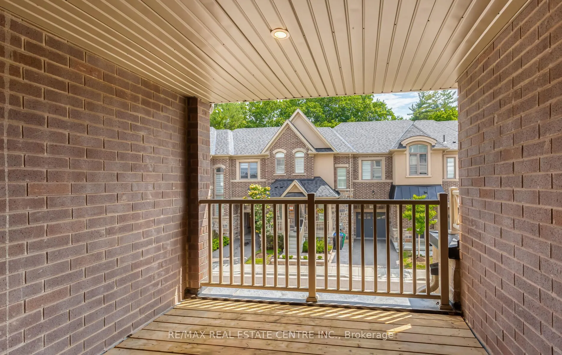 6 Summerbeam Way