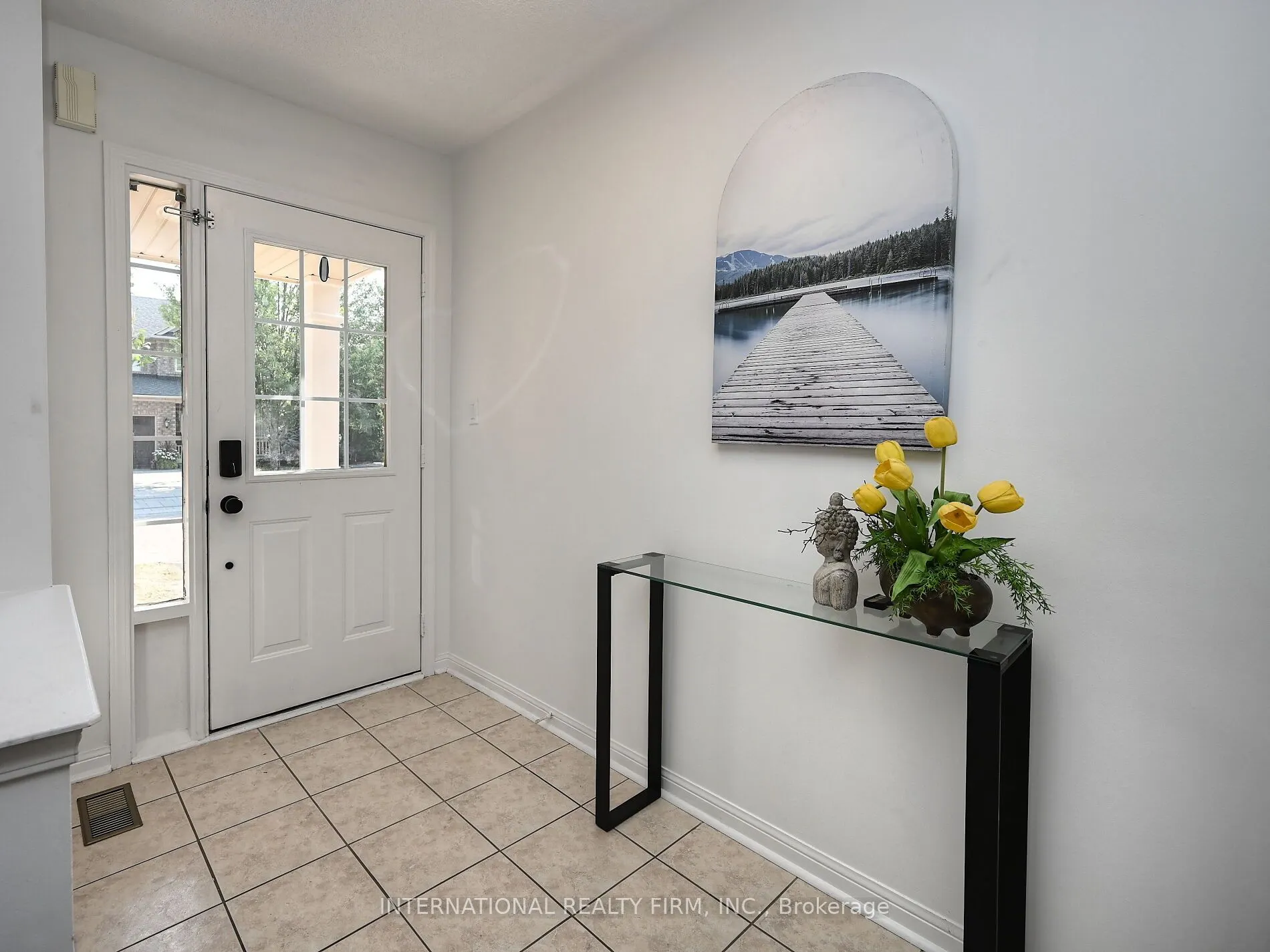 2382 Falkland Crescent