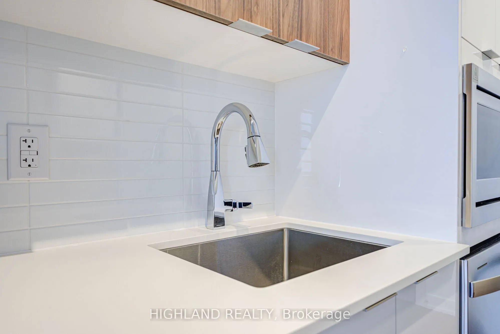 5105 Hurontario Street, #2812