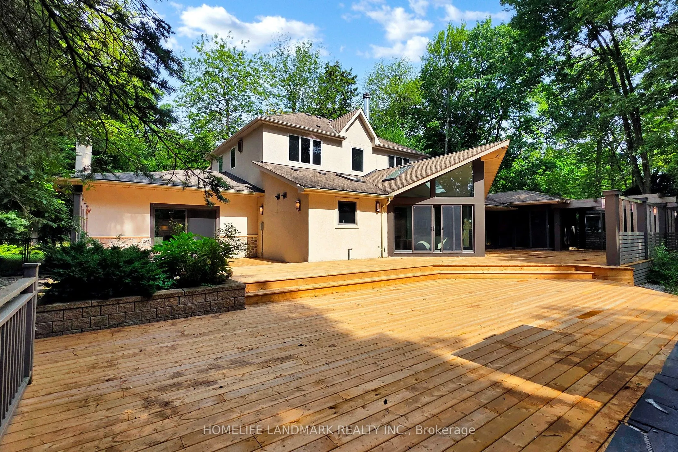 1558 Spring Road