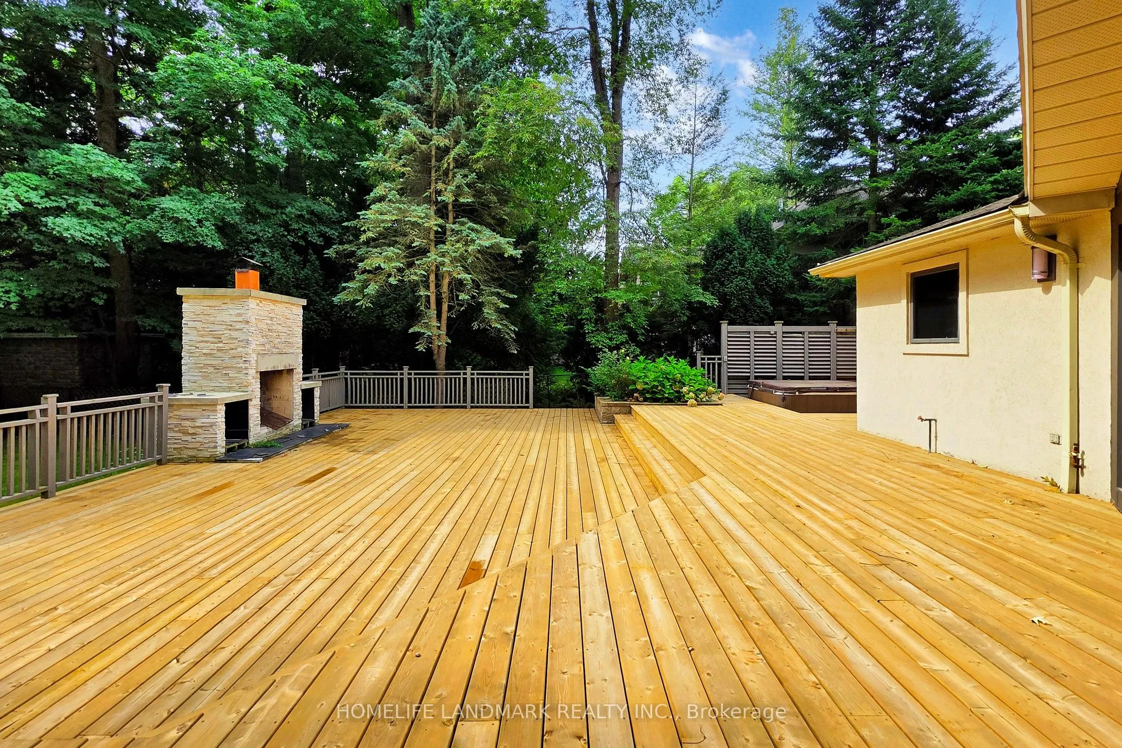 1558 Spring Road
