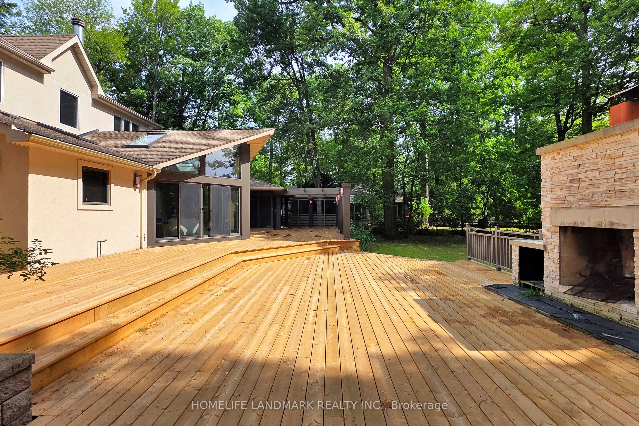 1558 Spring Road