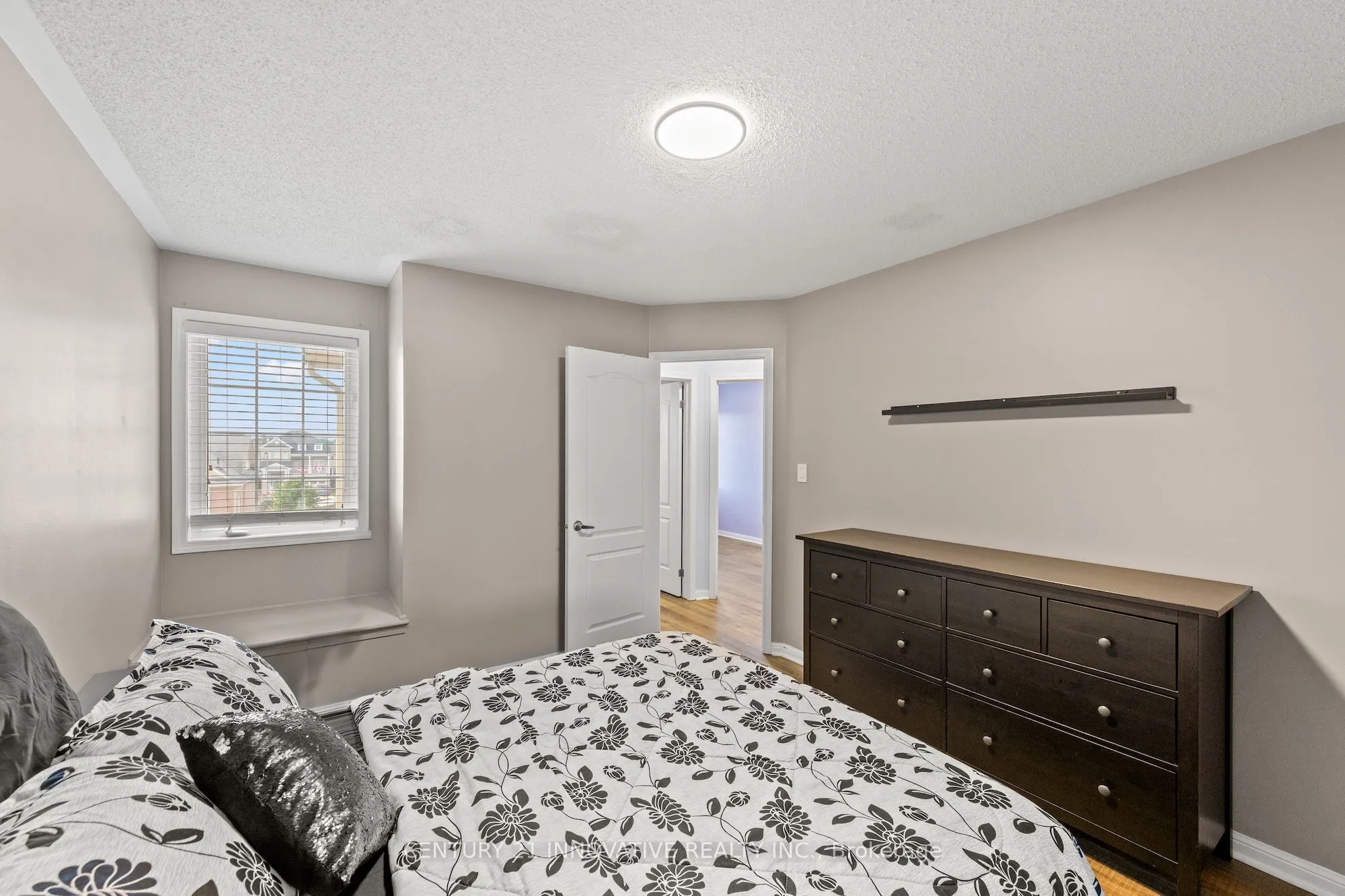 915 Hasselfeldt Heights