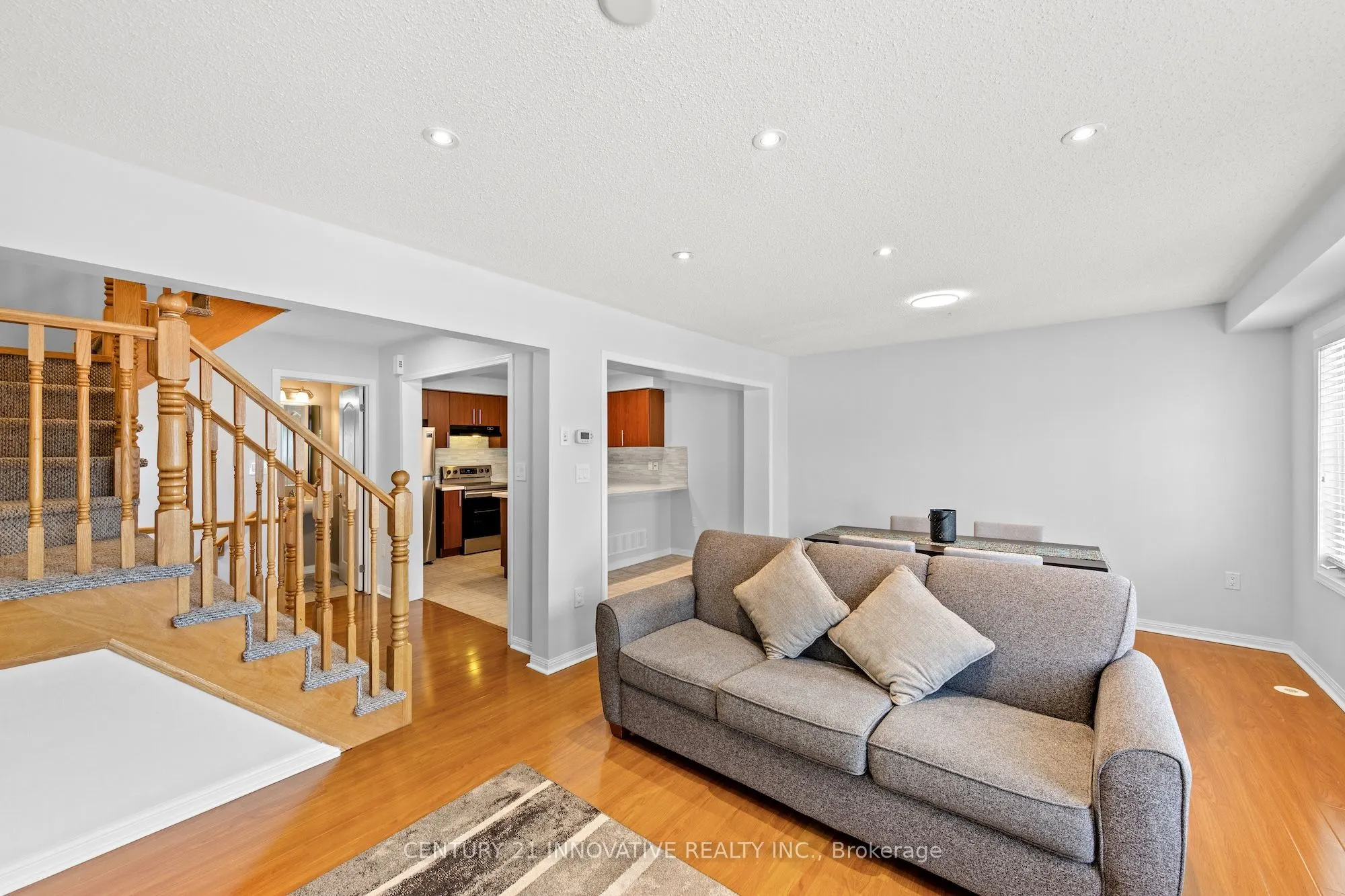 915 Hasselfeldt Heights