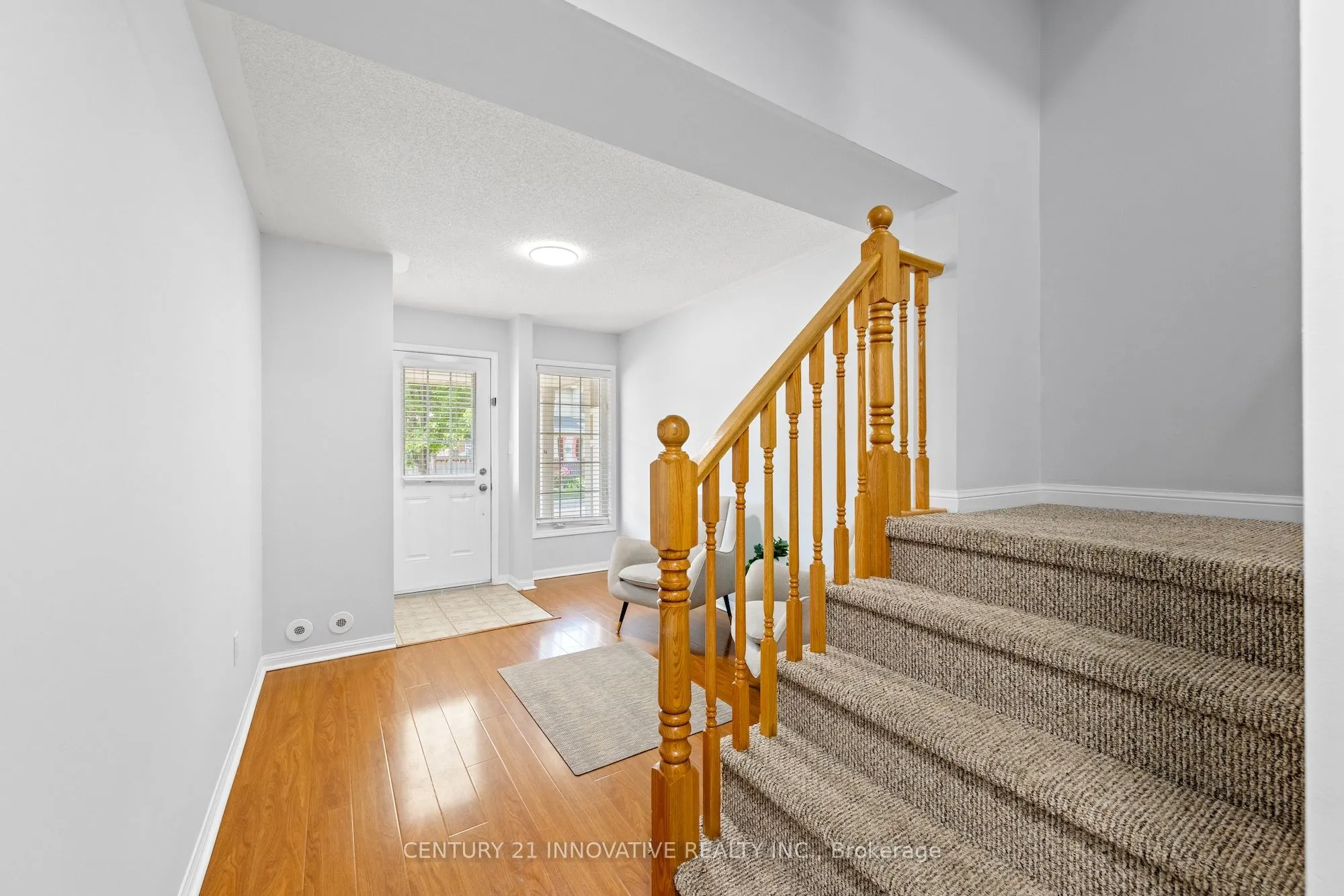 915 Hasselfeldt Heights