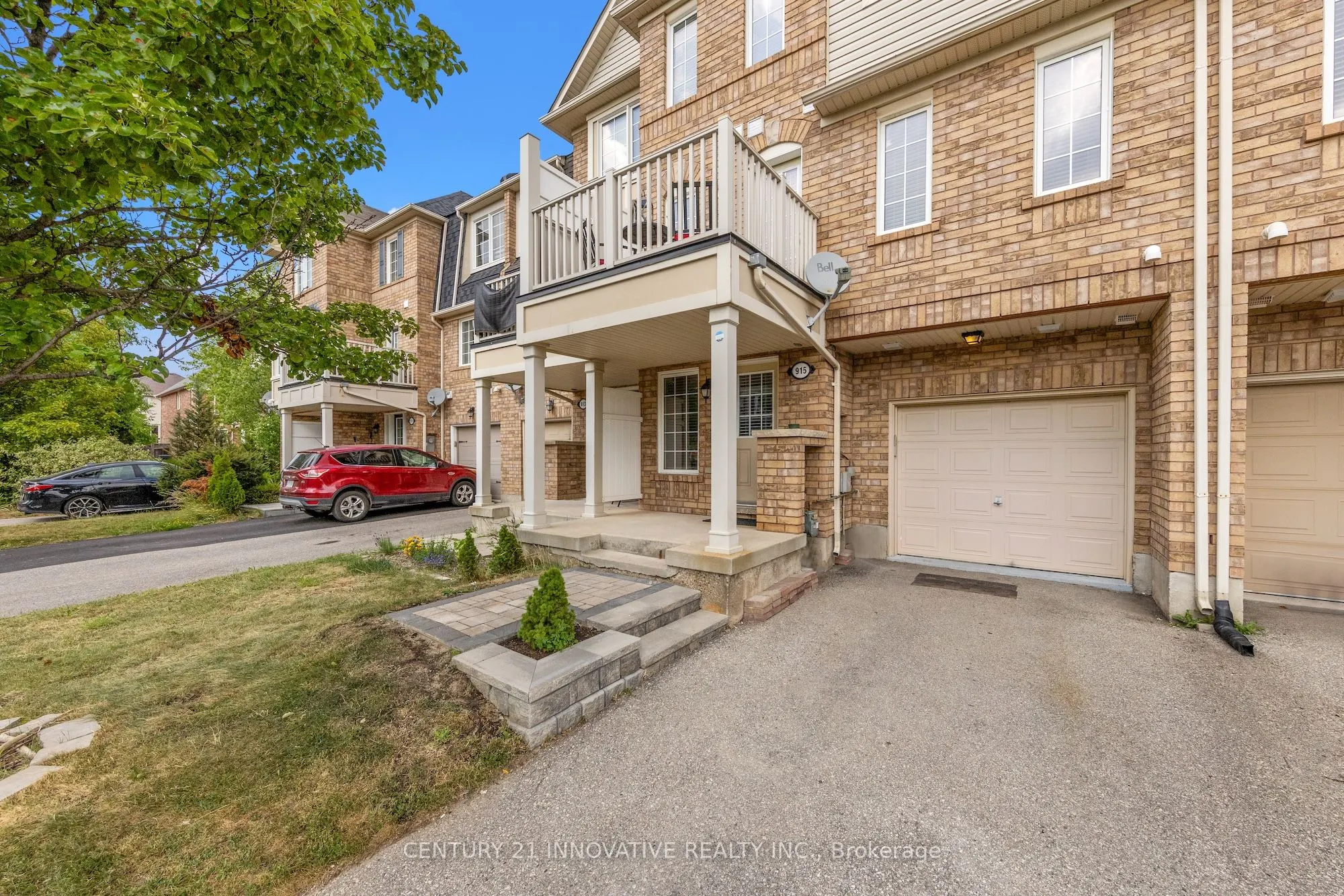 915 Hasselfeldt Heights