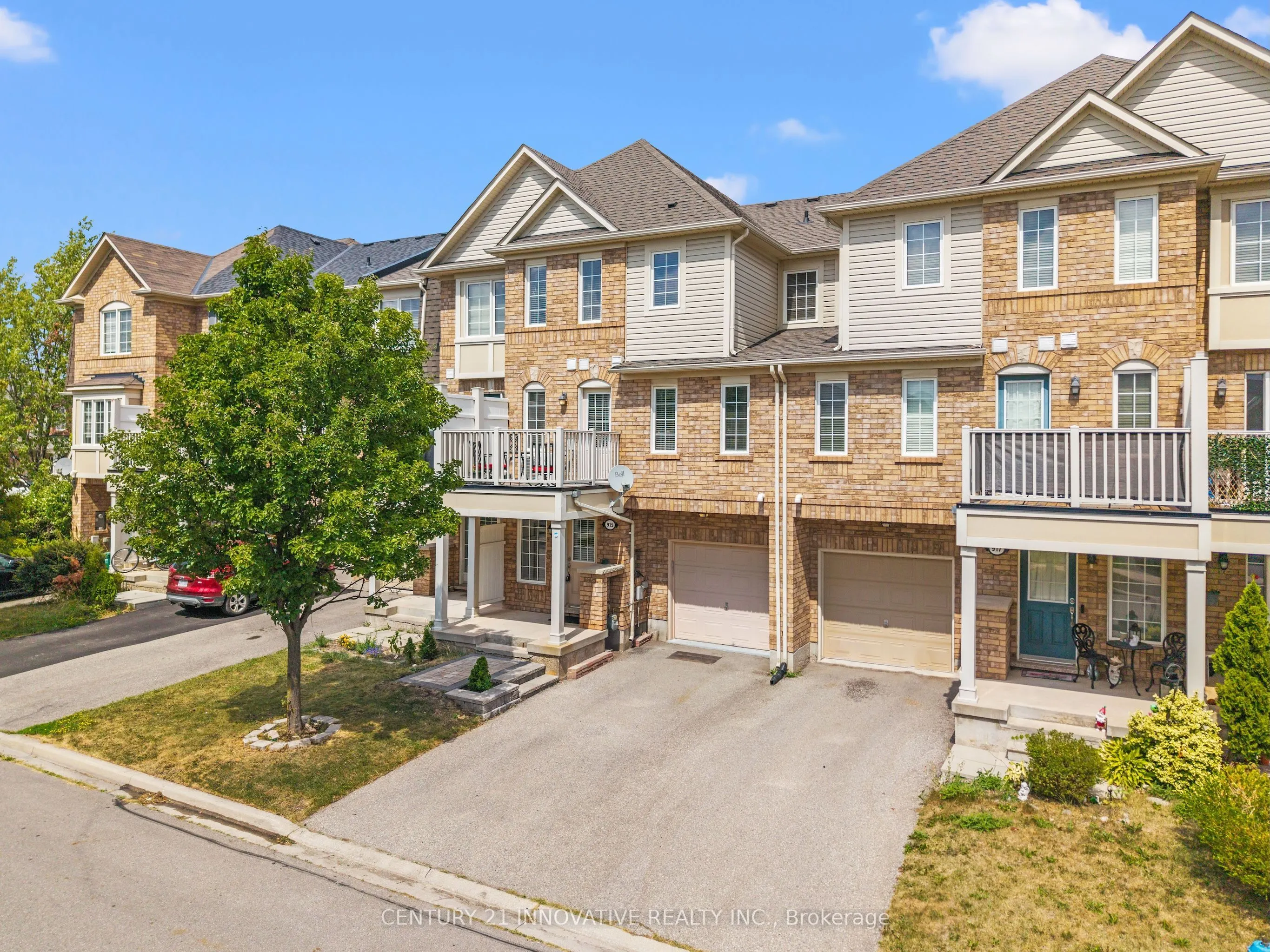915 Hasselfeldt Heights