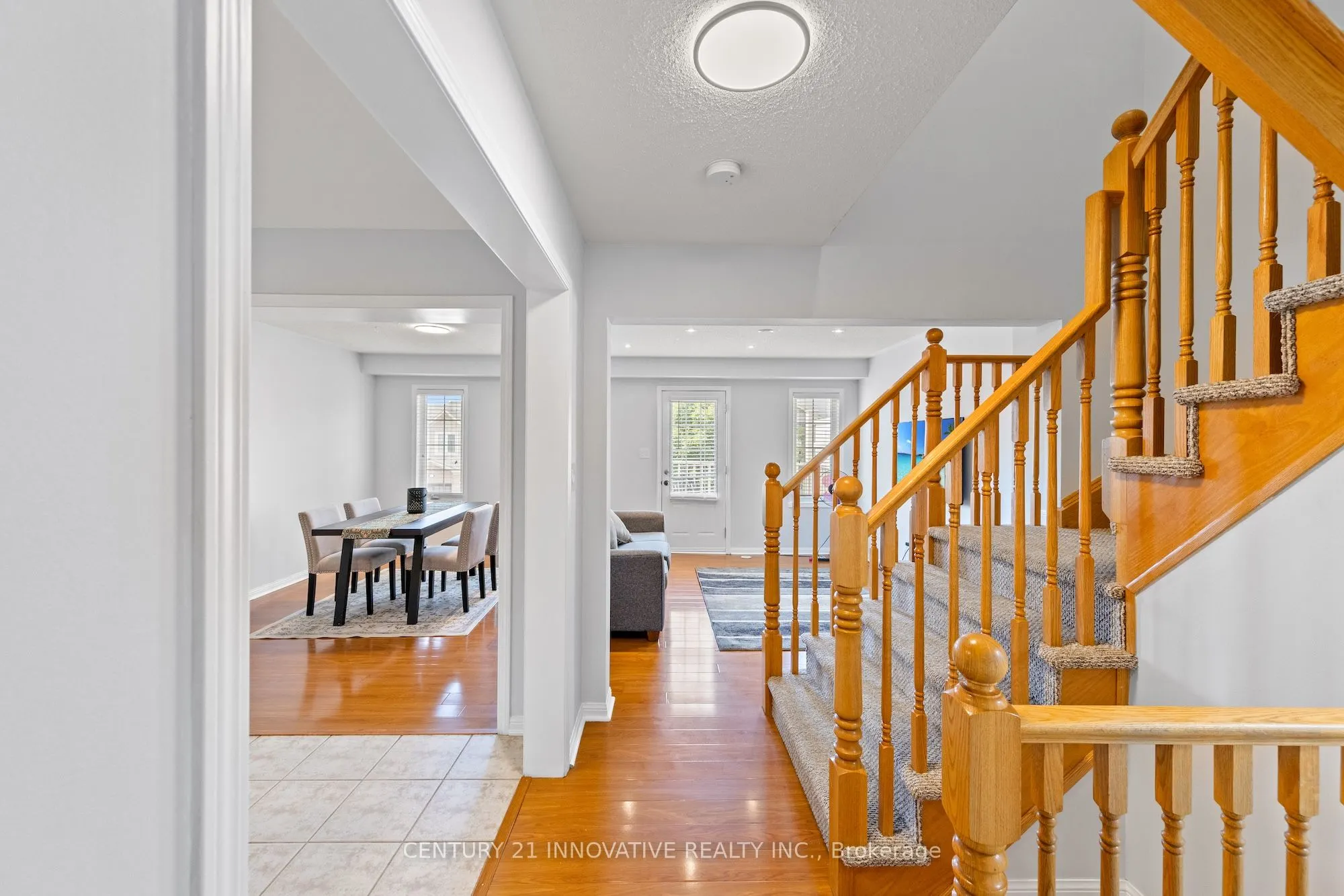 915 Hasselfeldt Heights