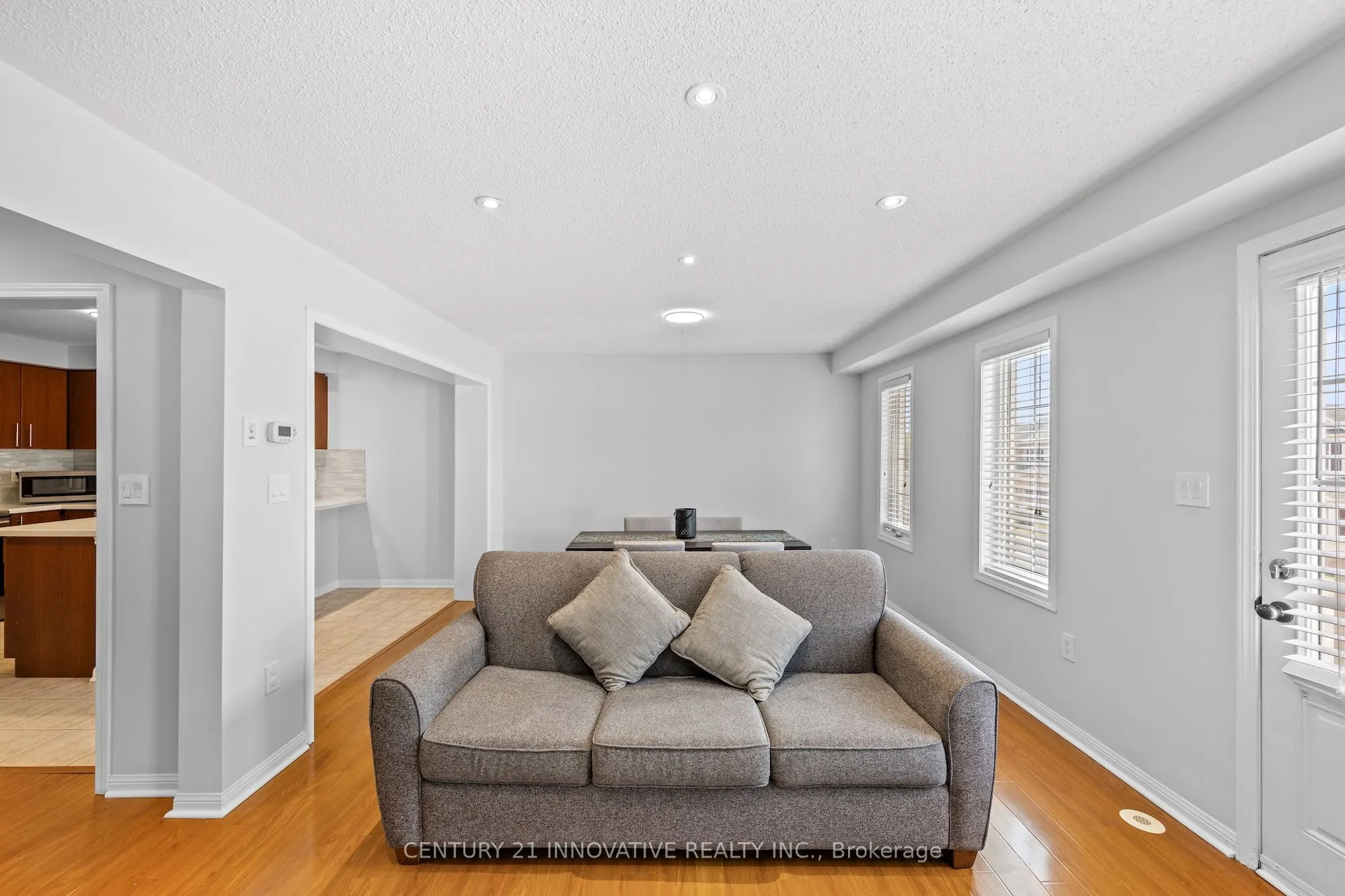 915 Hasselfeldt Heights