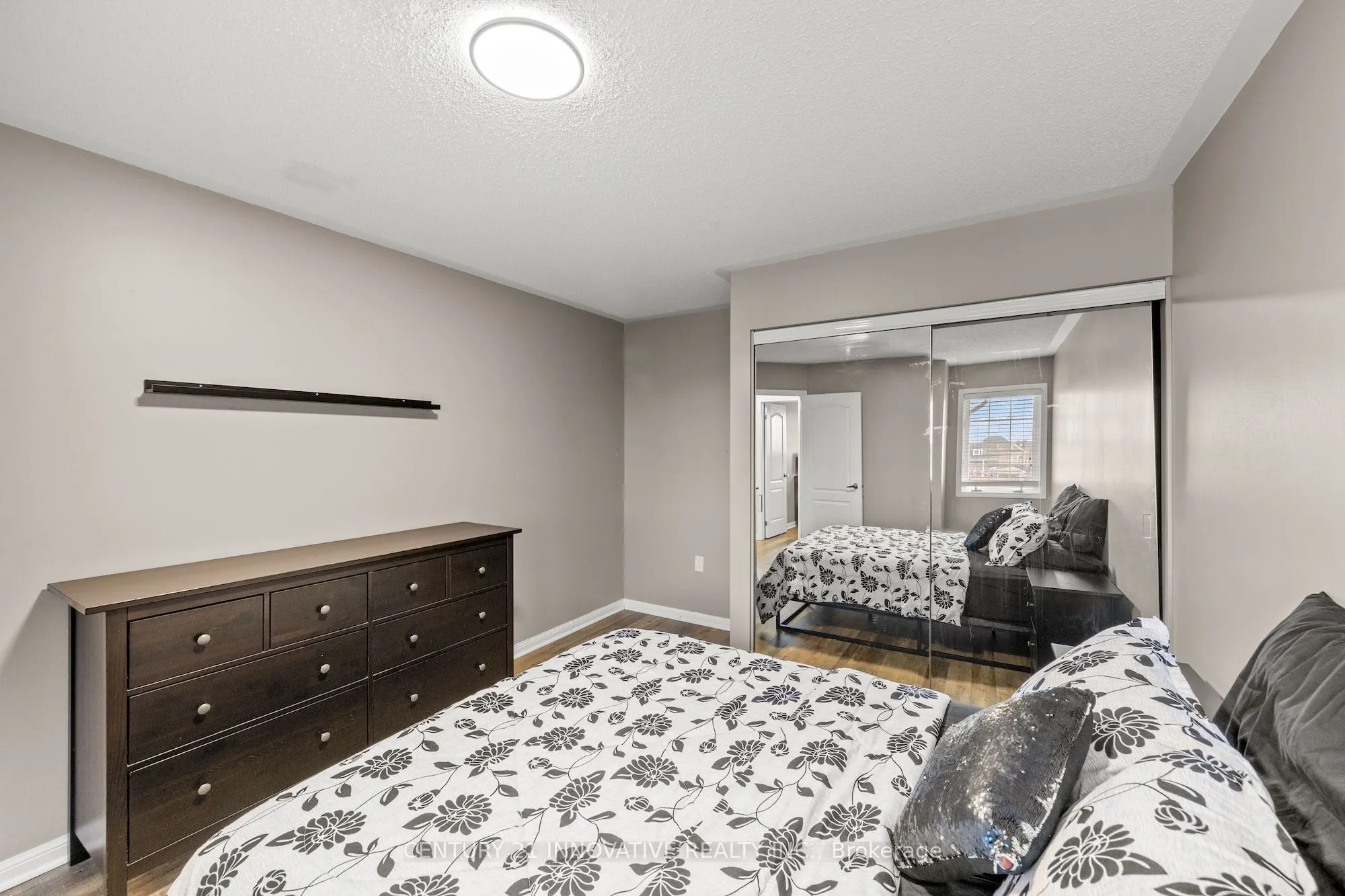 915 Hasselfeldt Heights