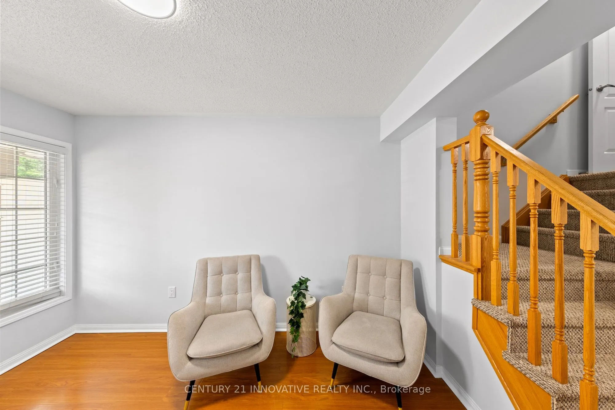 915 Hasselfeldt Heights