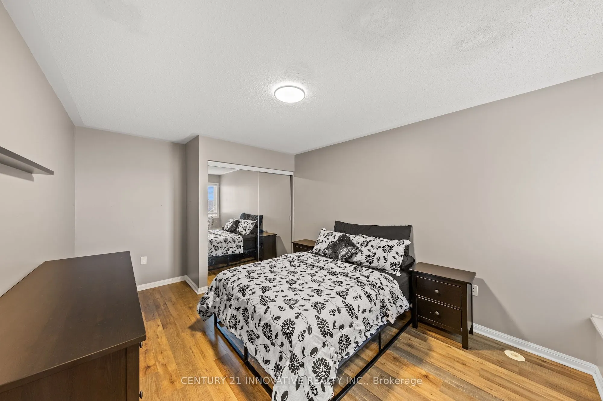 915 Hasselfeldt Heights