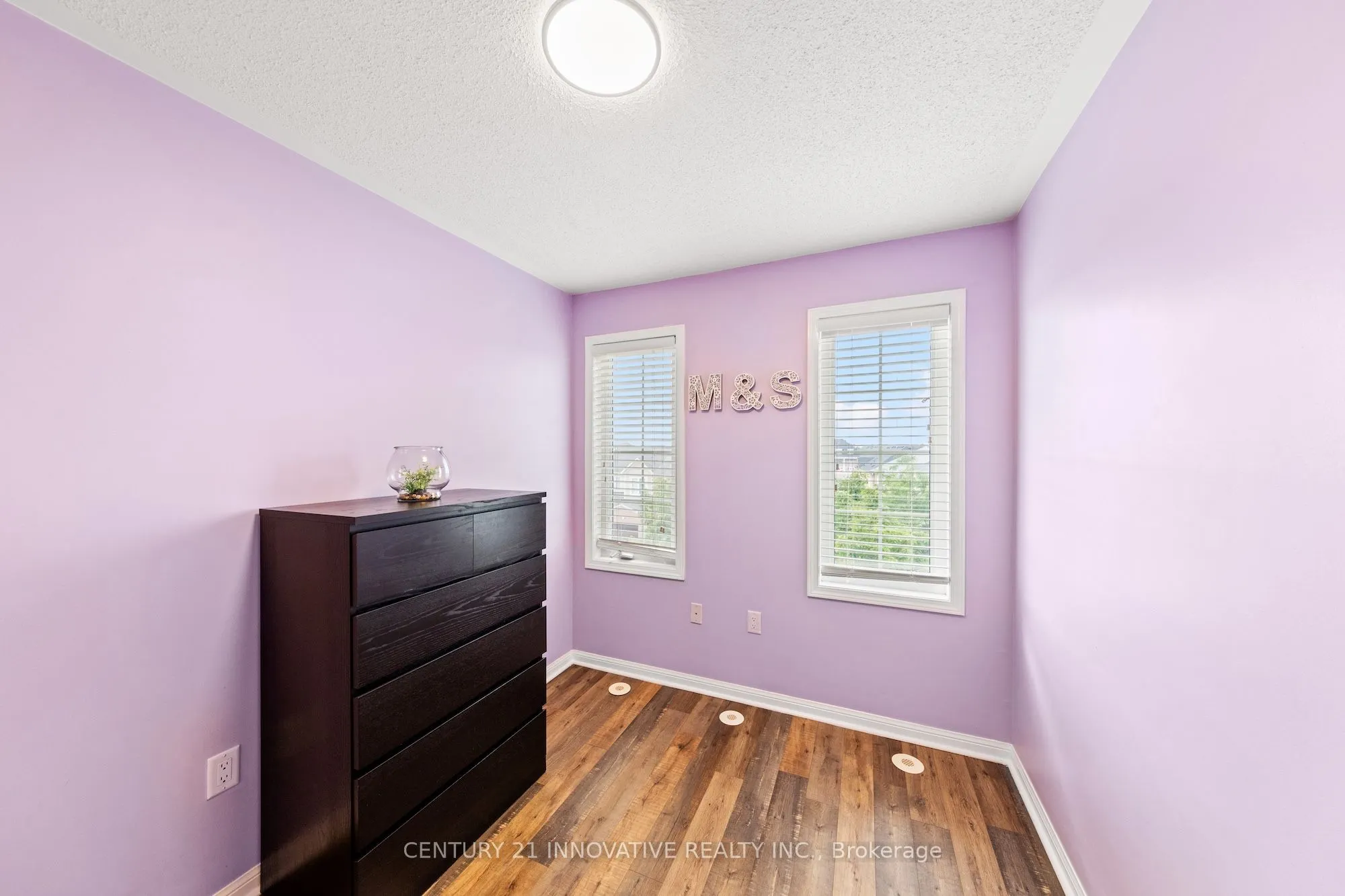 915 Hasselfeldt Heights