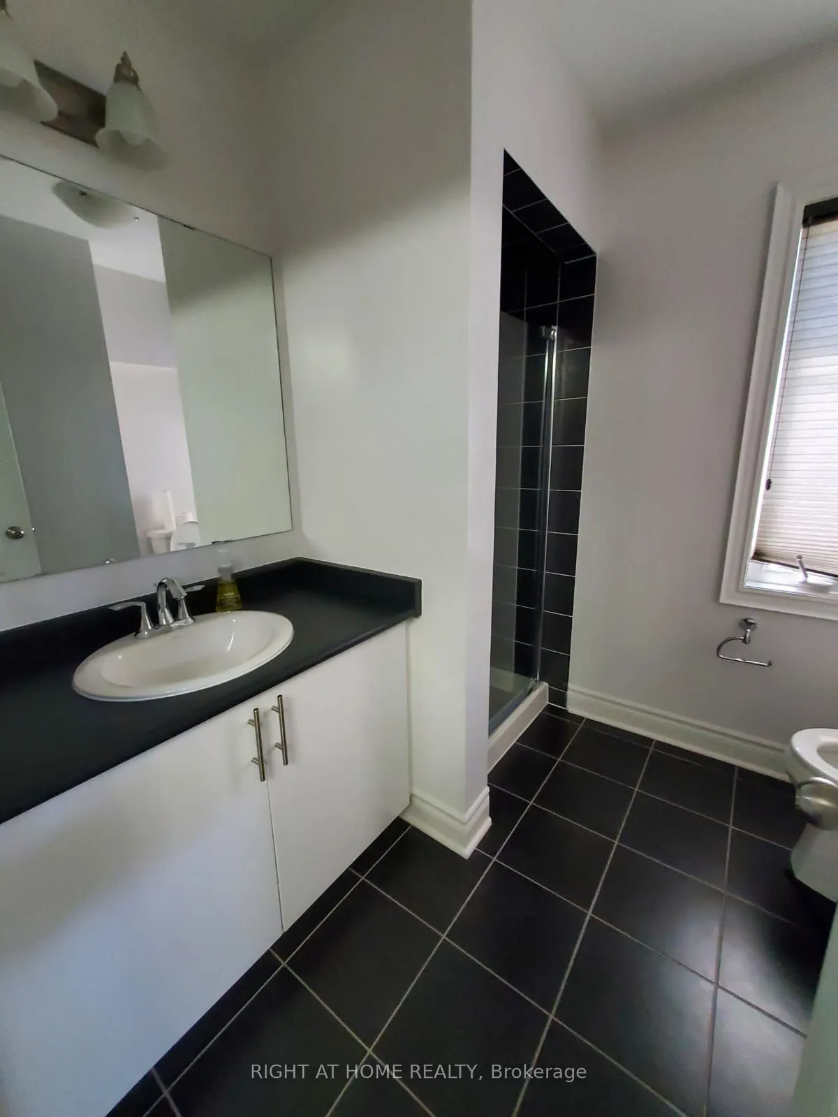 5715 Tenth Line W, #21