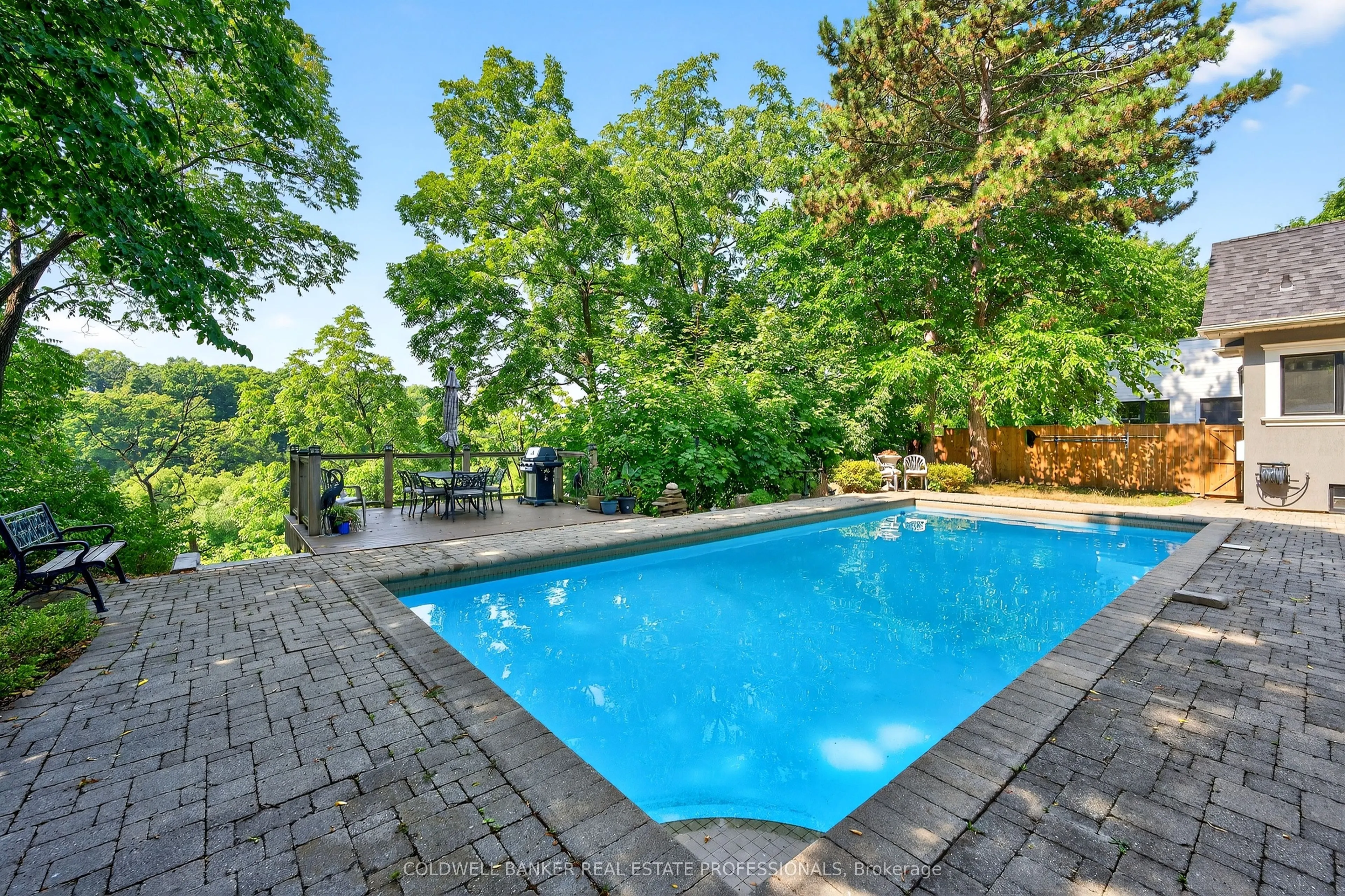 416 Trafalgar Road