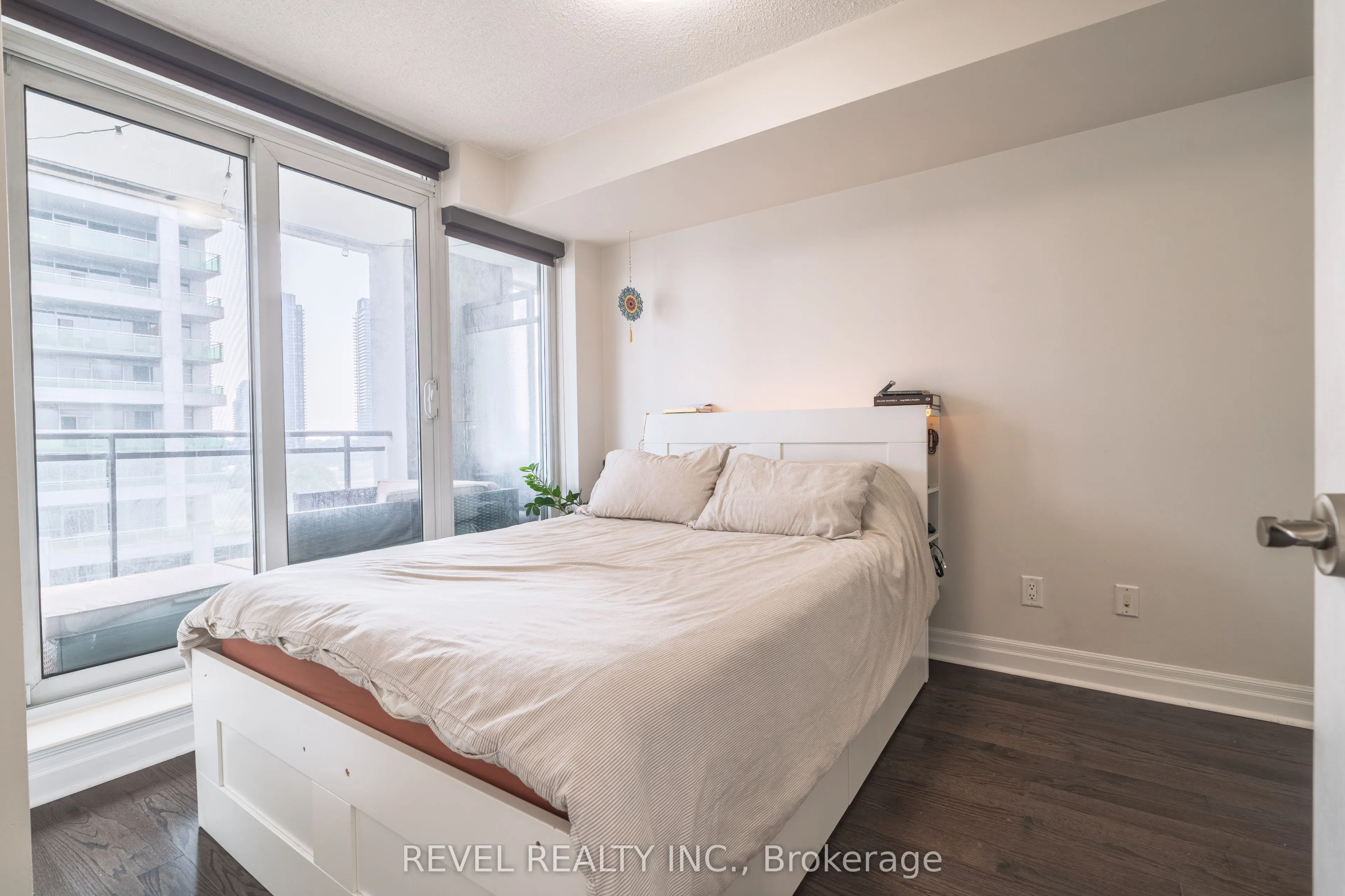 2121 Lake Shore Blvd W Boulevard W, #801