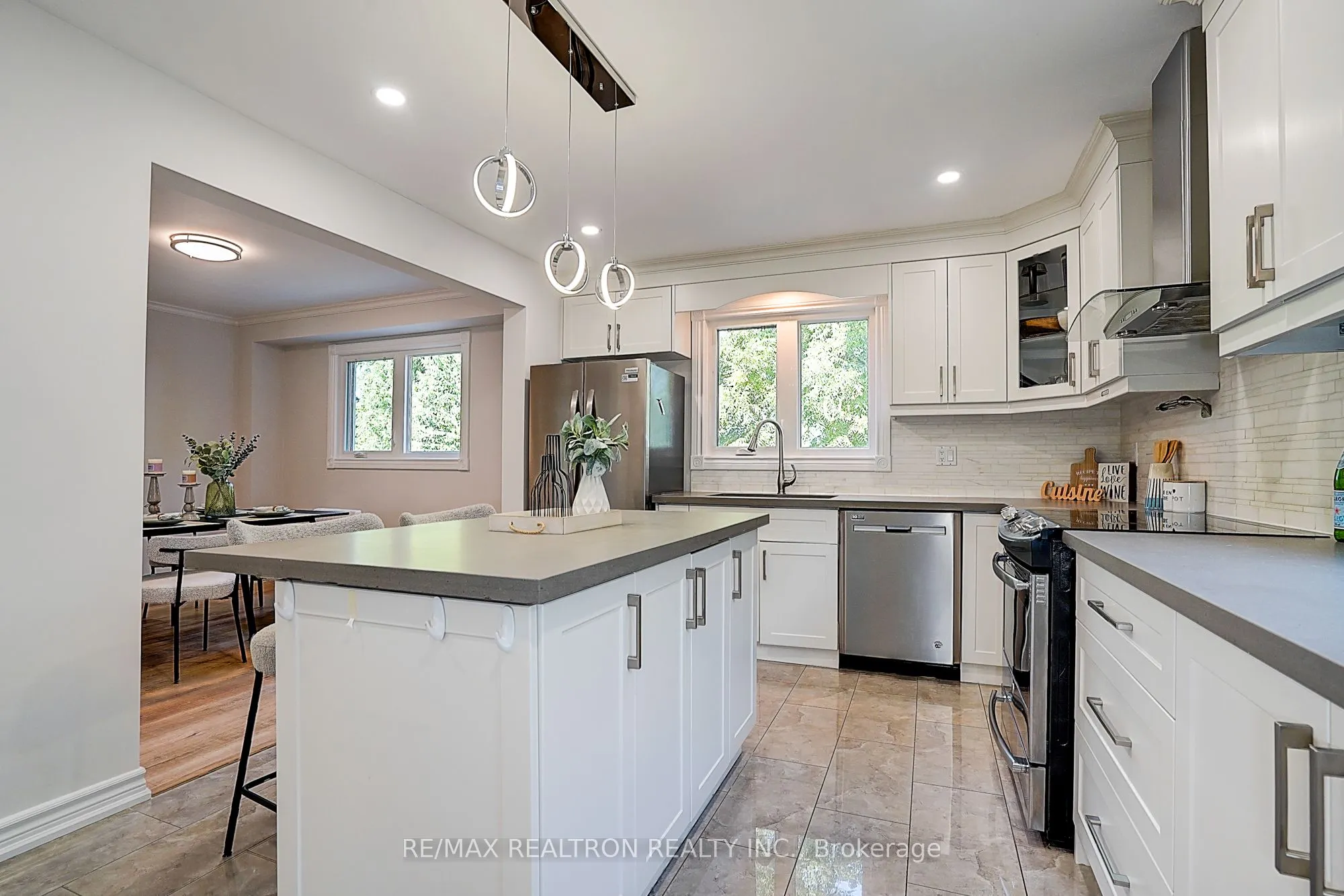 3031 Redstart Drive