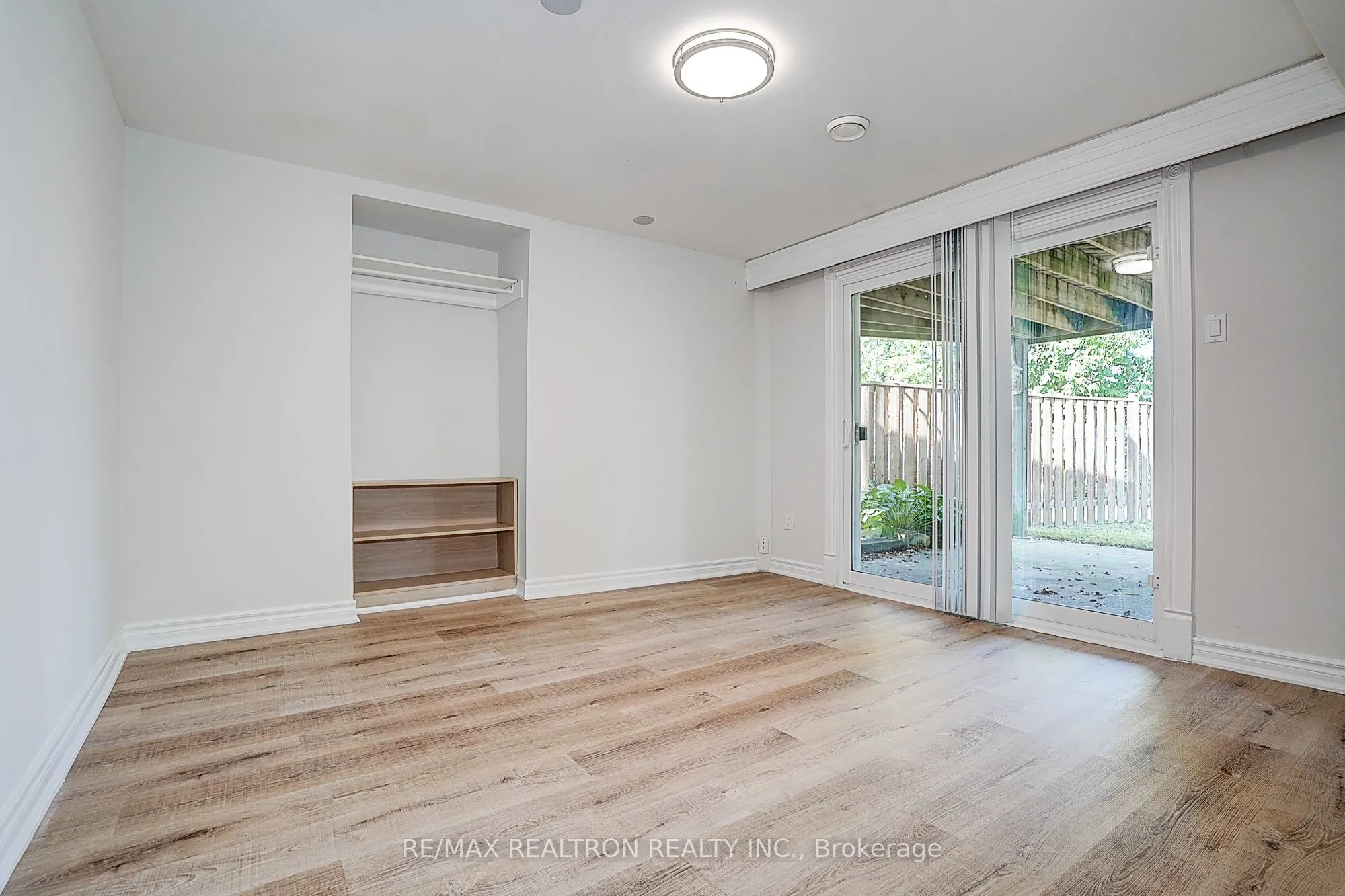 3031 Redstart Drive