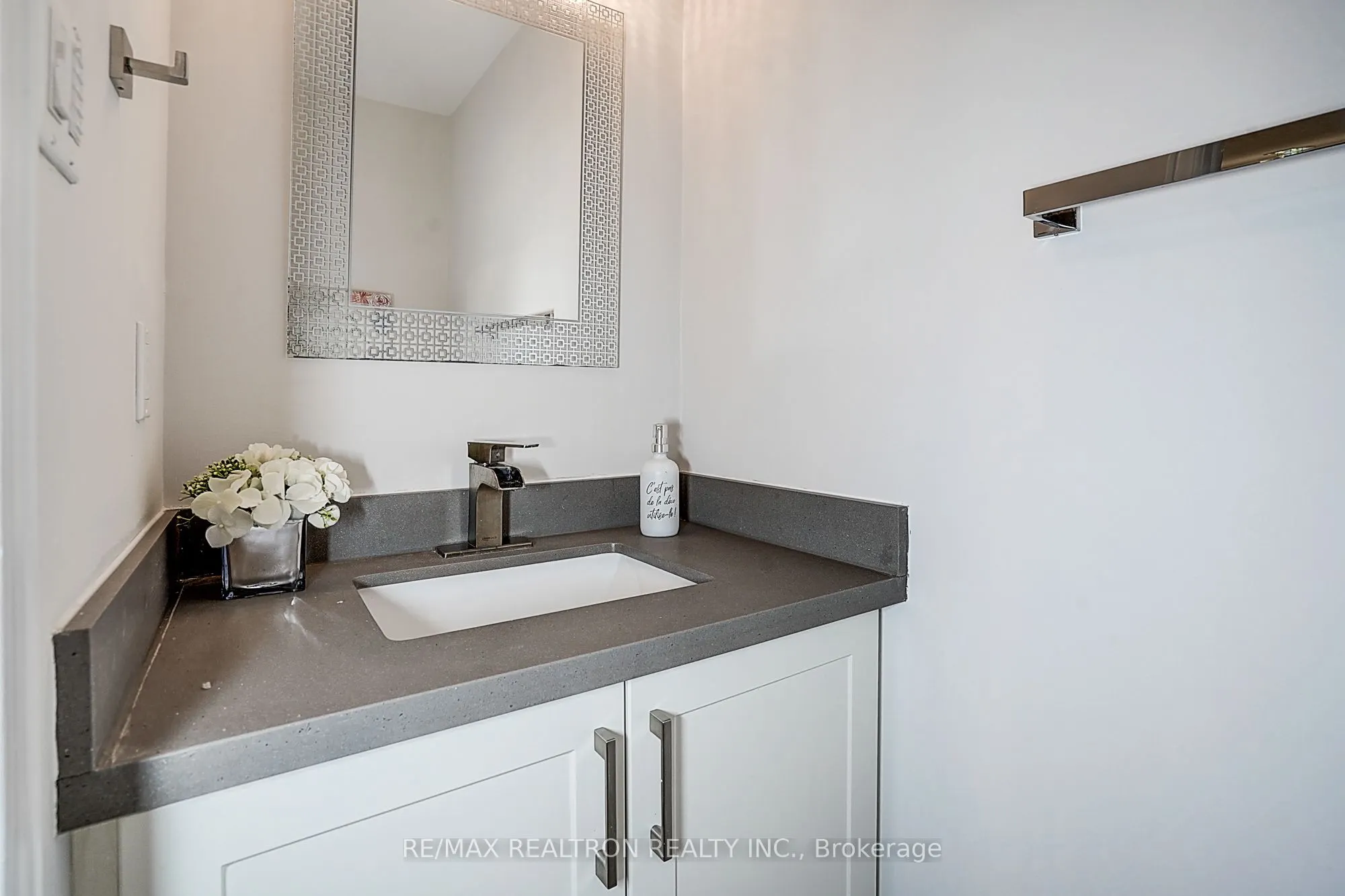 3031 Redstart Drive