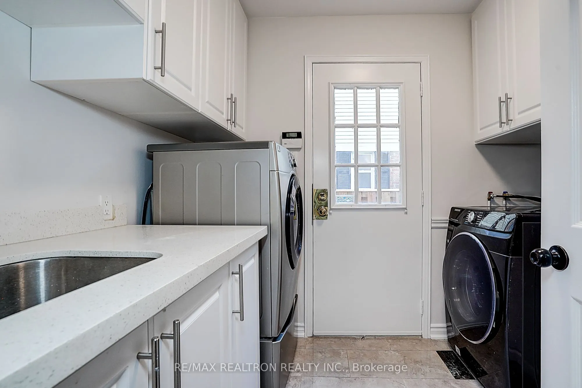 3031 Redstart Drive
