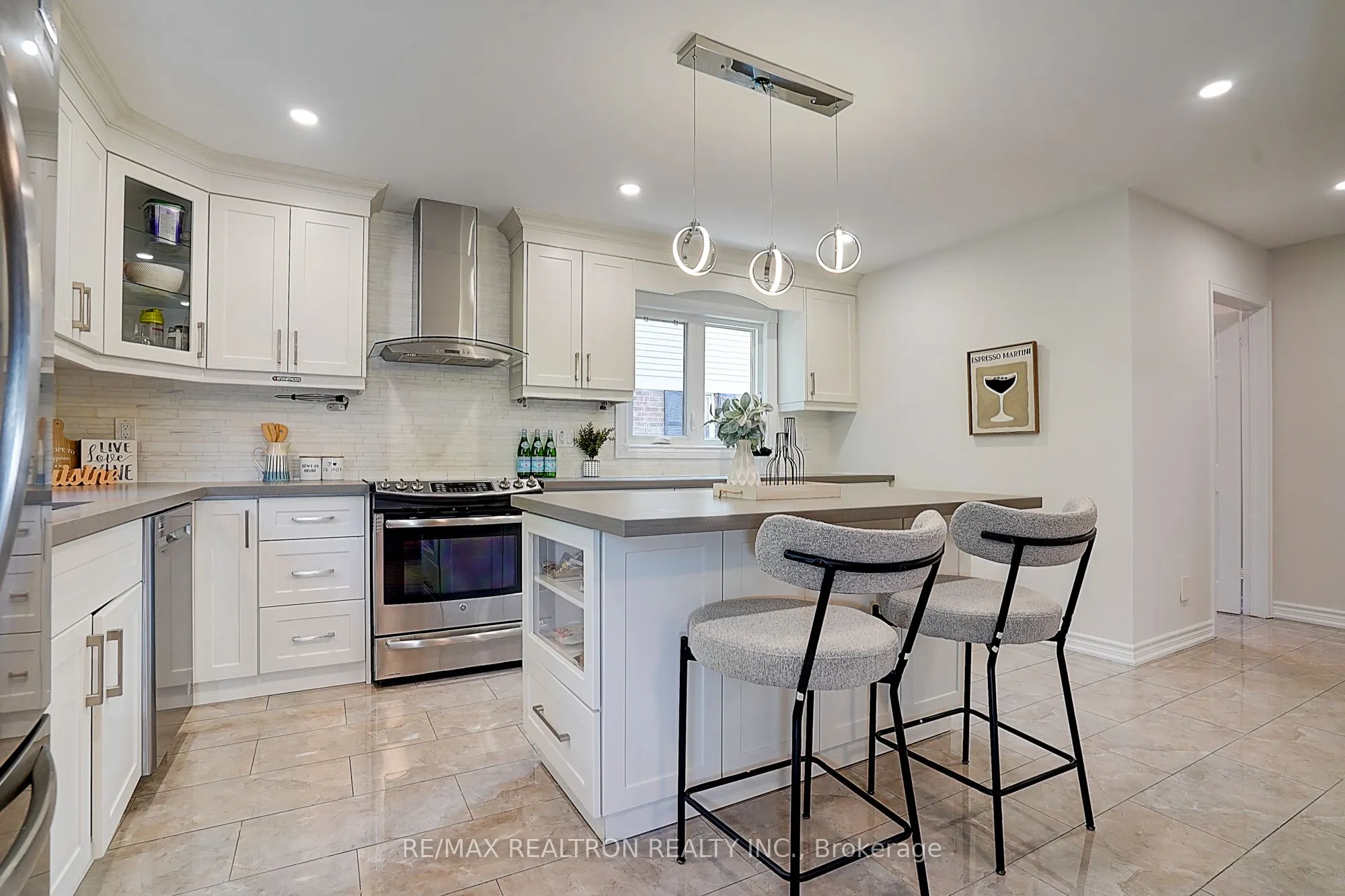 3031 Redstart Drive