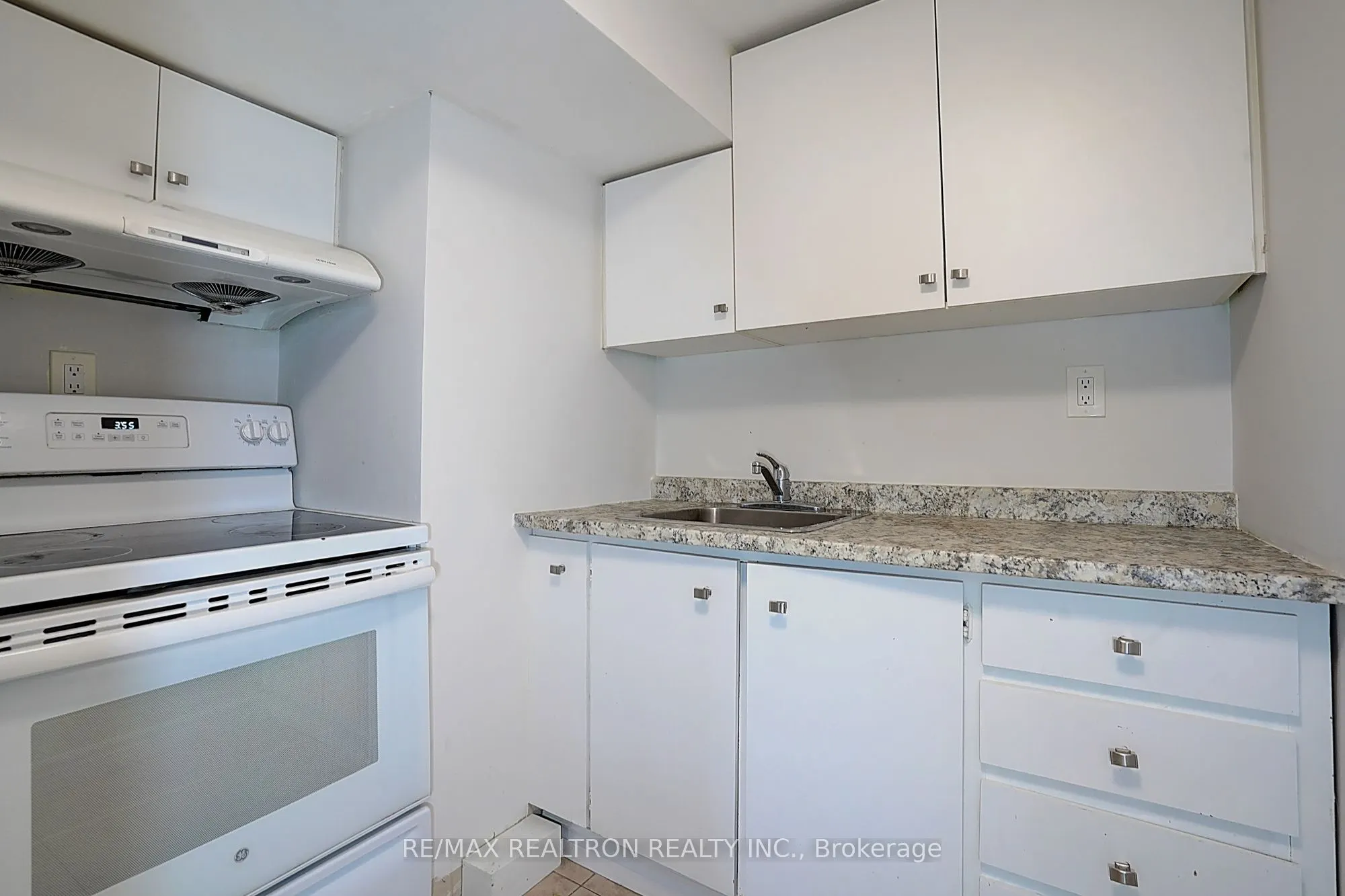 3031 Redstart Drive