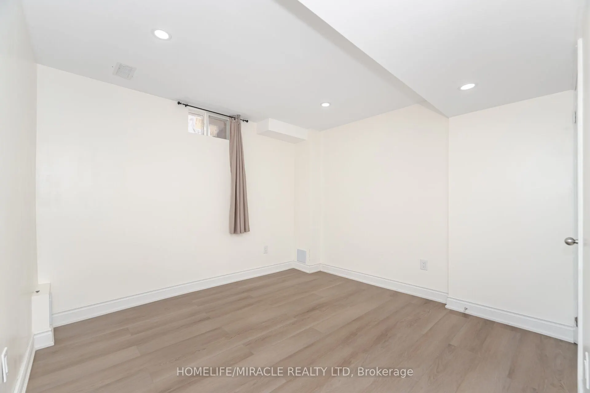 7 Aldenham Street