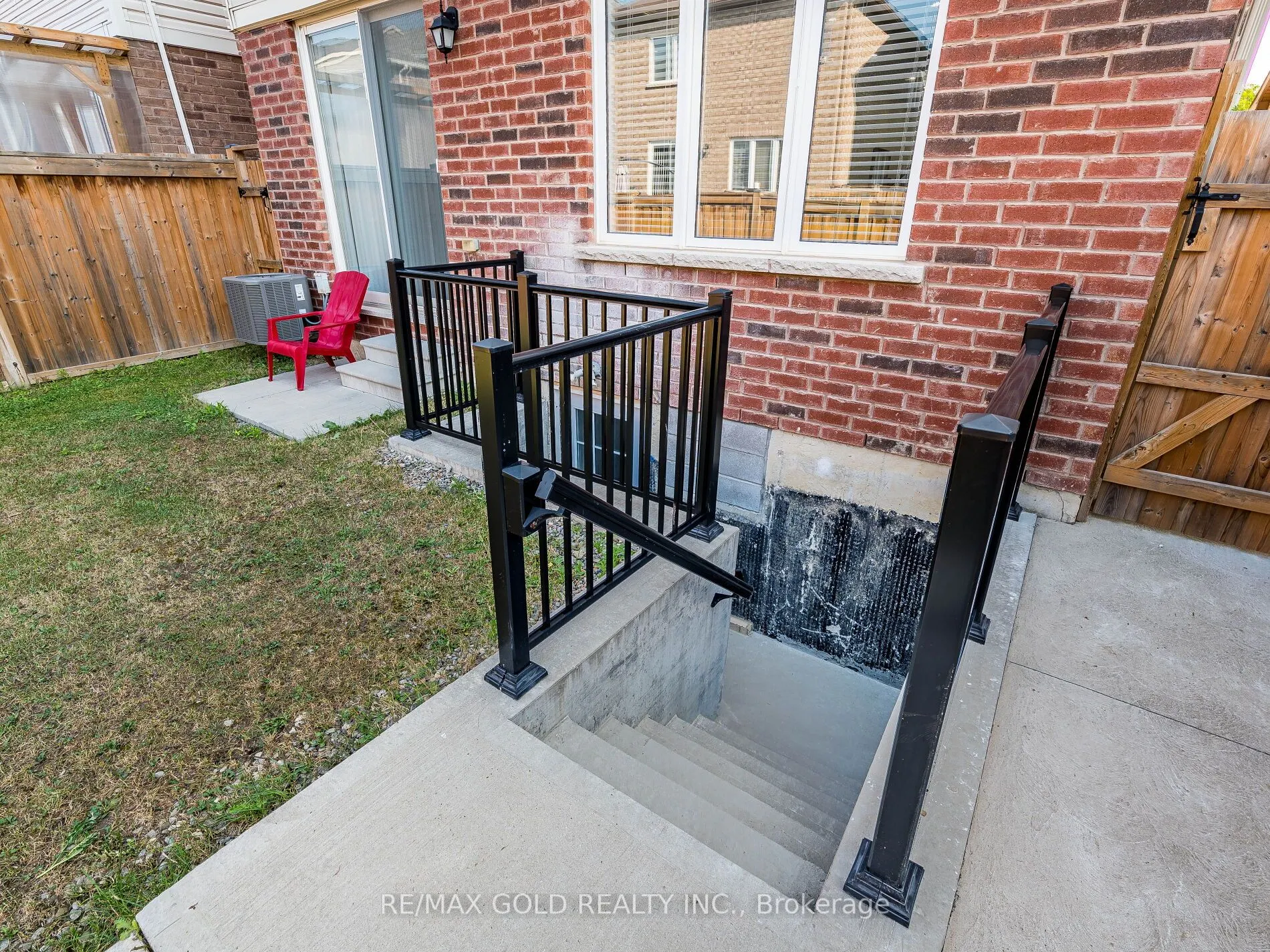 36 Feeder Street