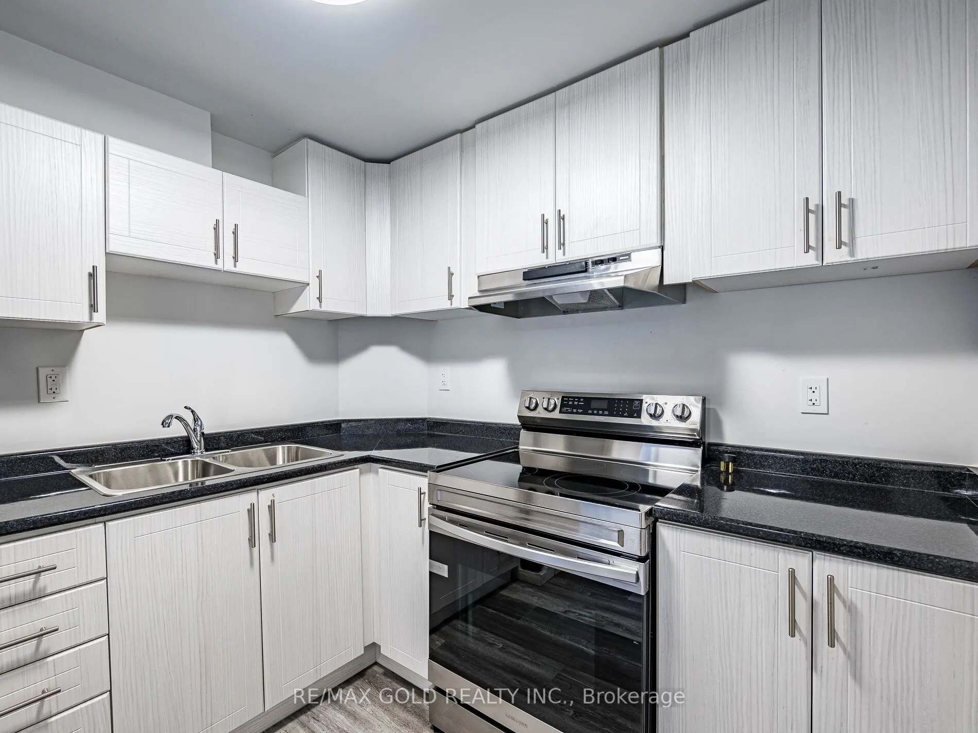 36 Feeder Street