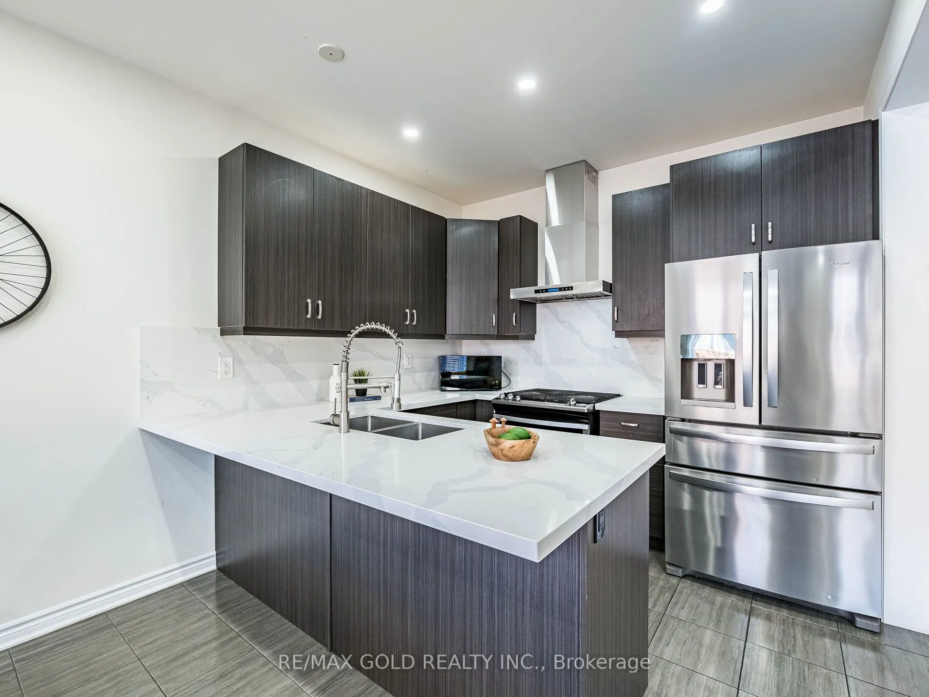 36 Feeder Street