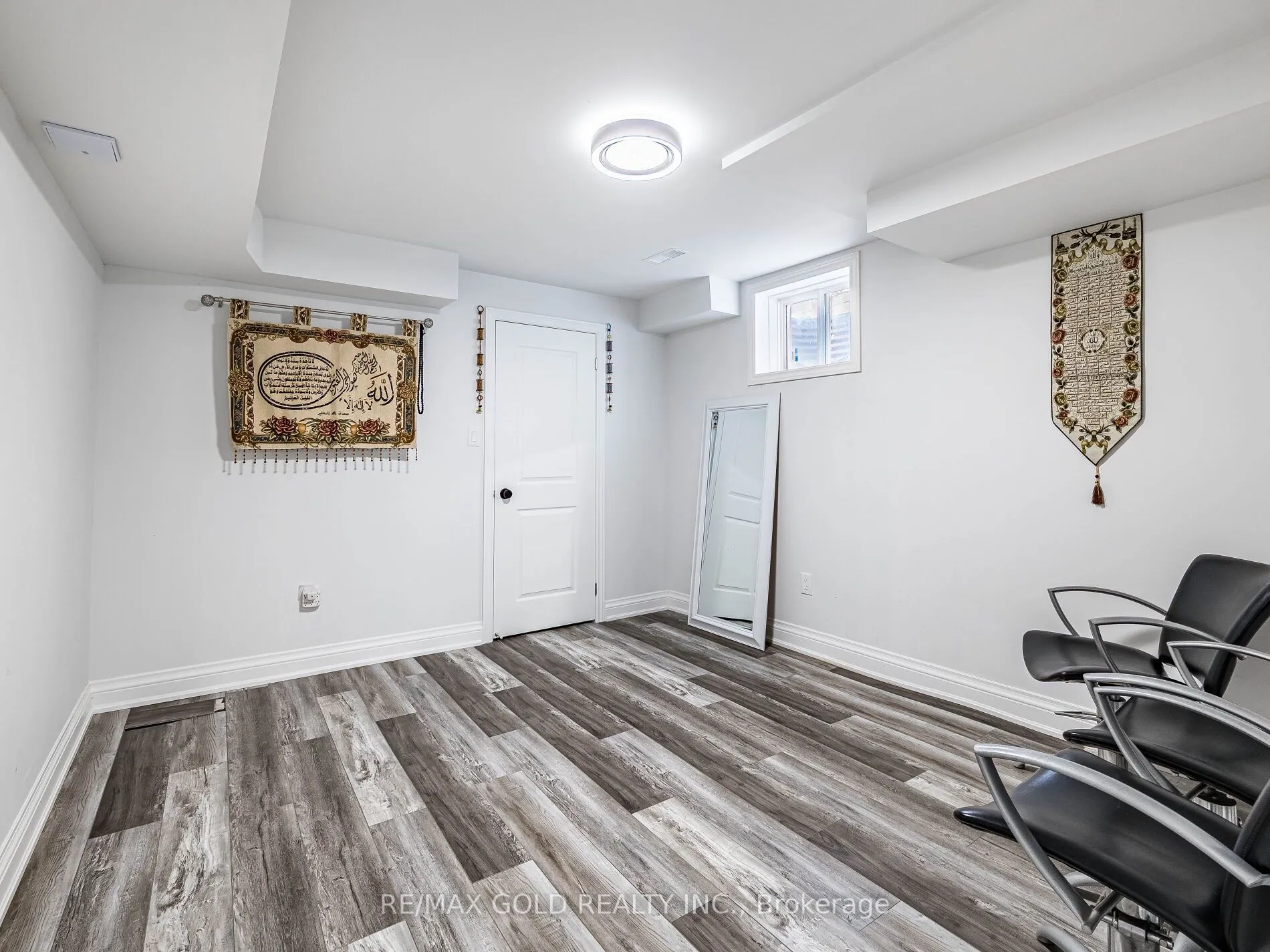 36 Feeder Street