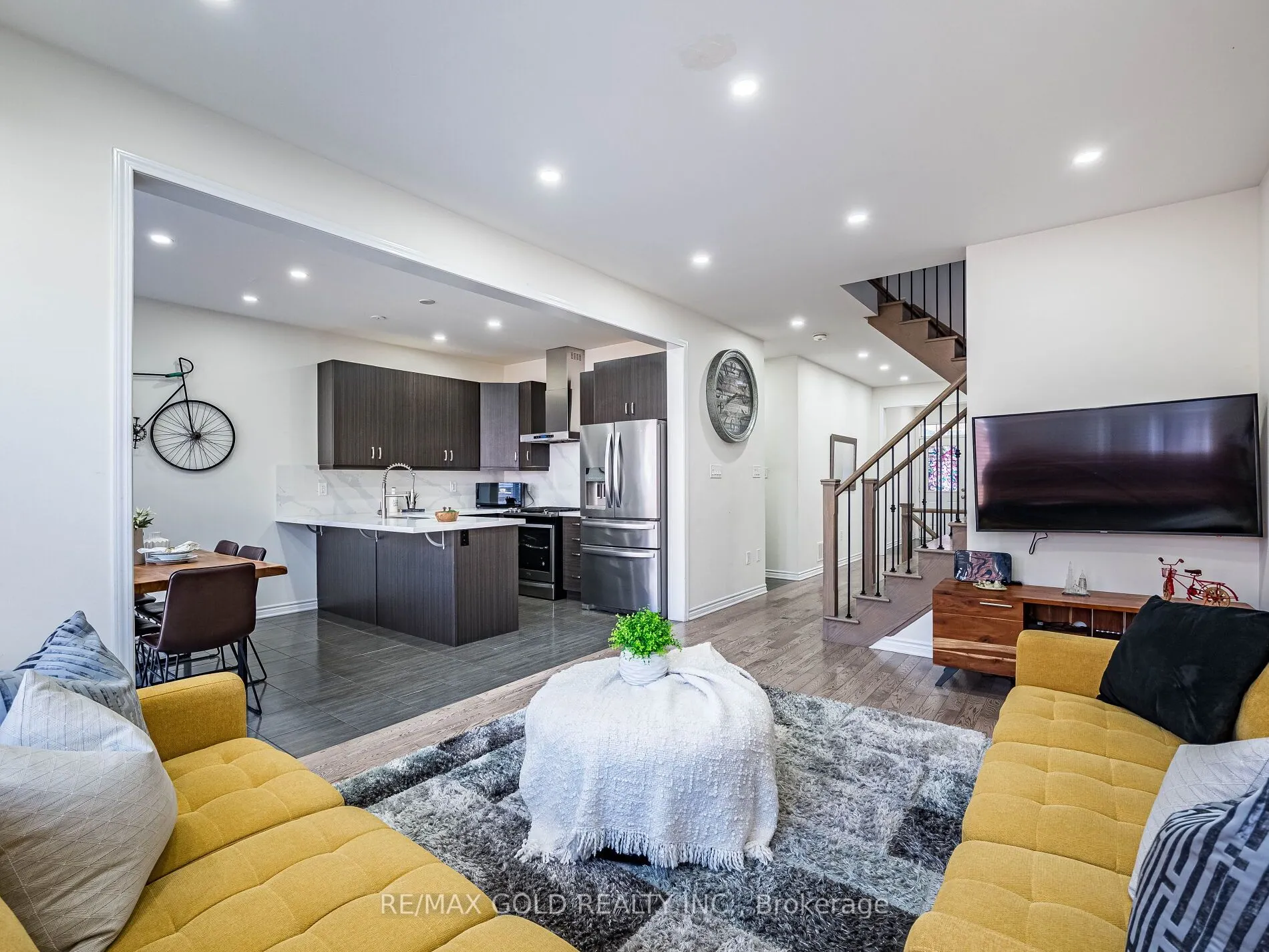 36 Feeder Street