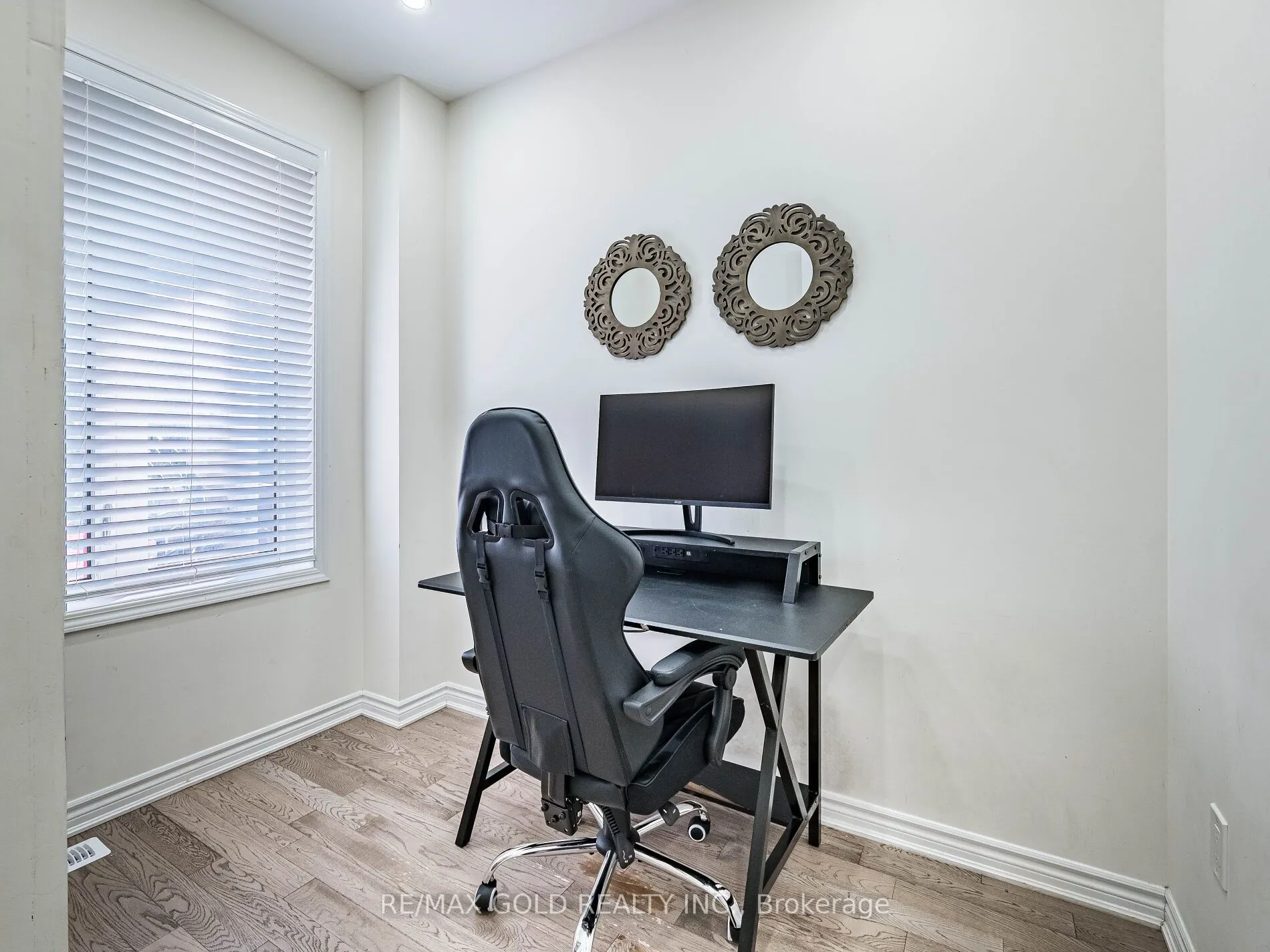 36 Feeder Street