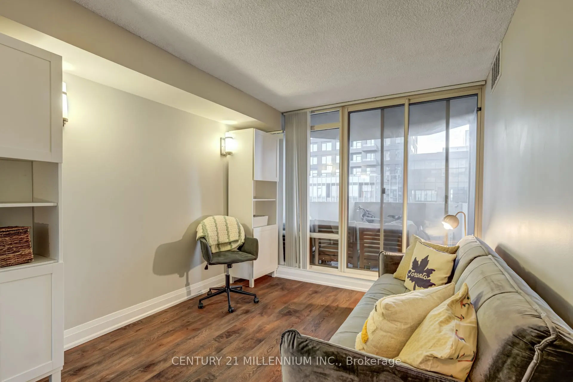 330 Rathburn Road W, #705
