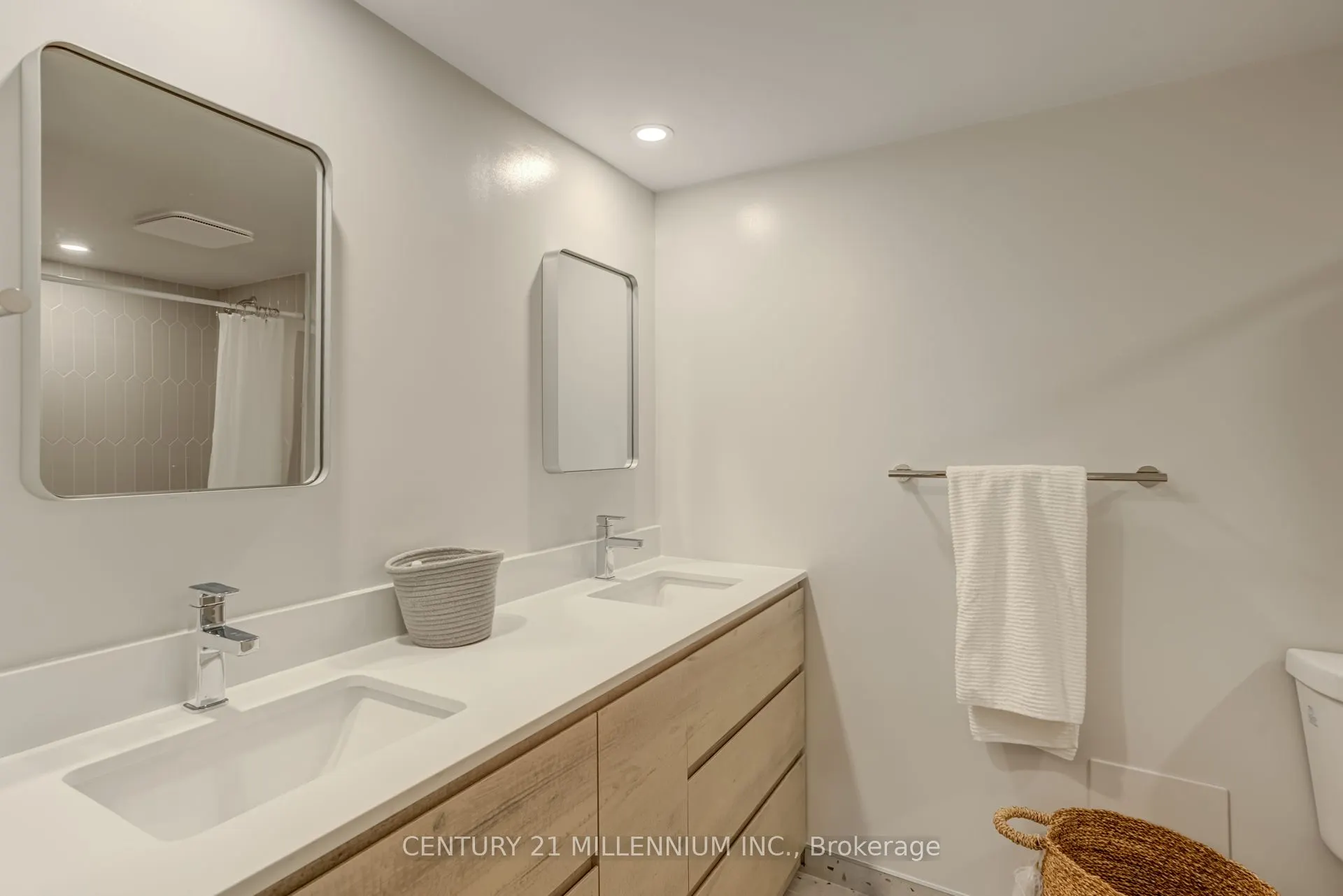 330 Rathburn Road W, #705